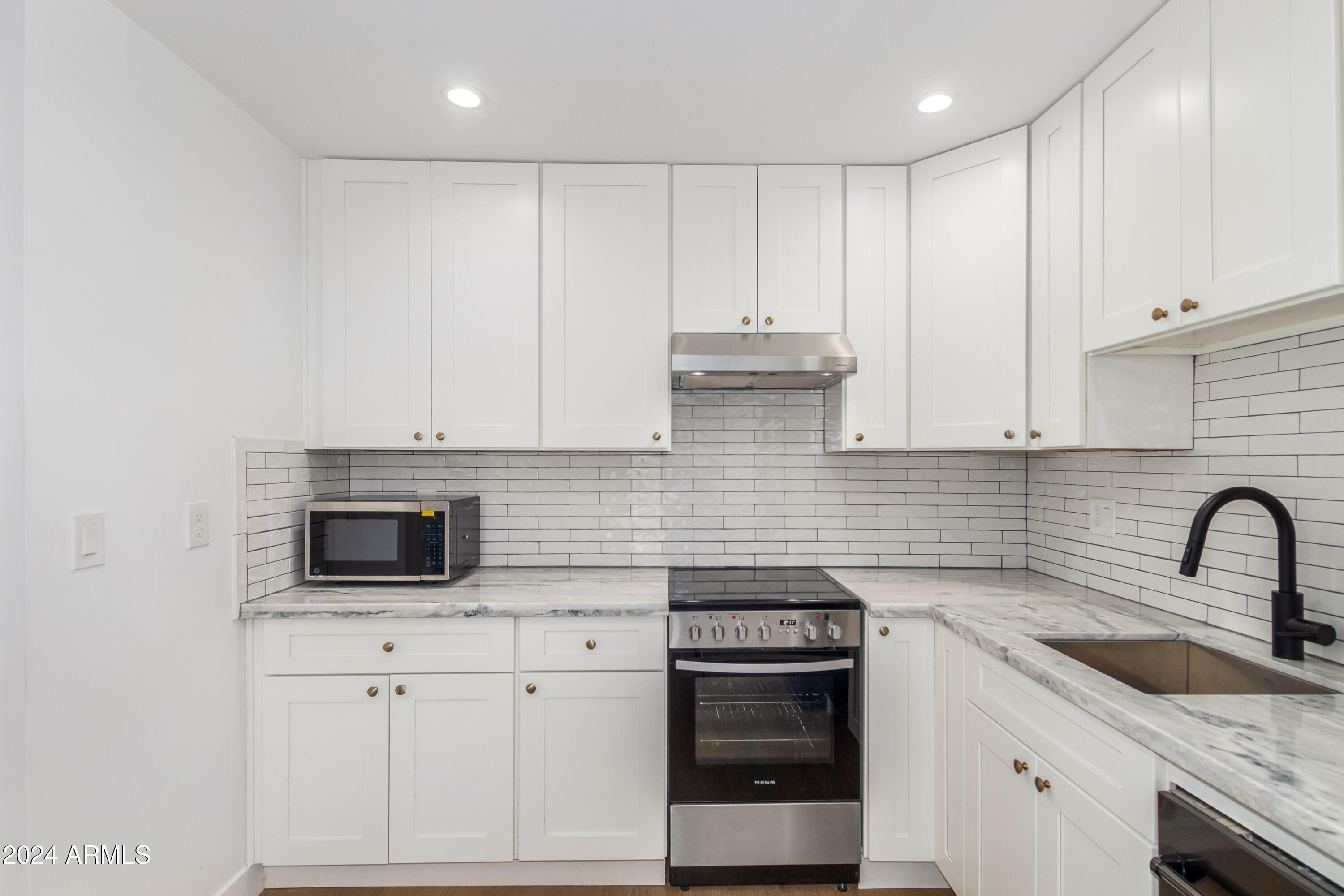 917 E MCKINLEY Street