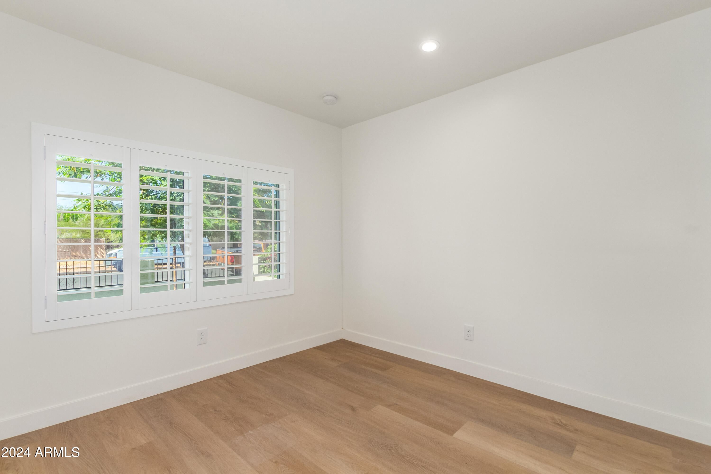 917 E MCKINLEY Street