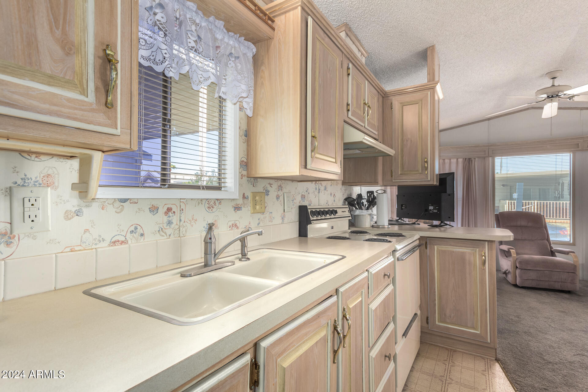 111 S GREENFIELD Road # 465