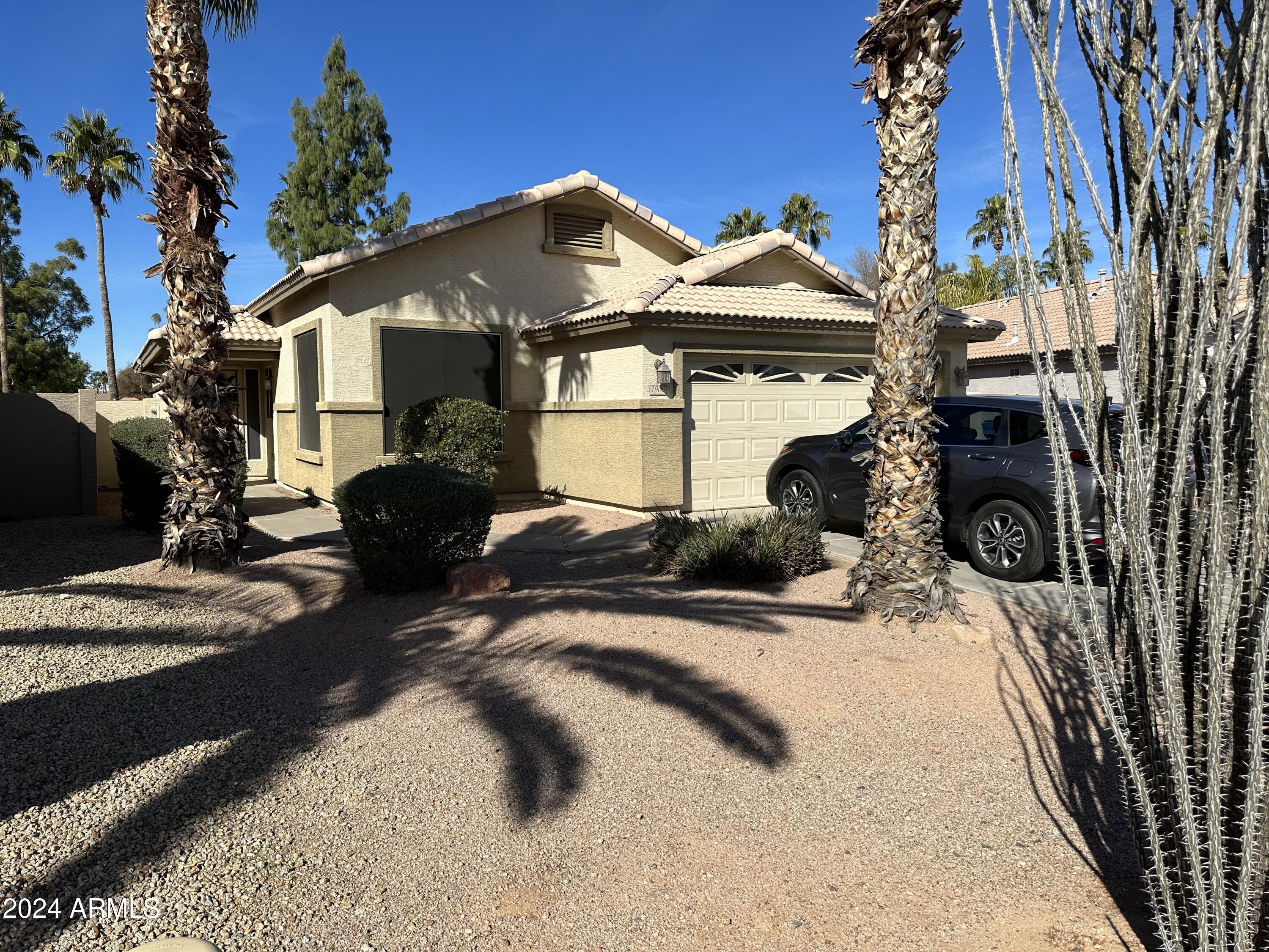 1900 S OAK Street