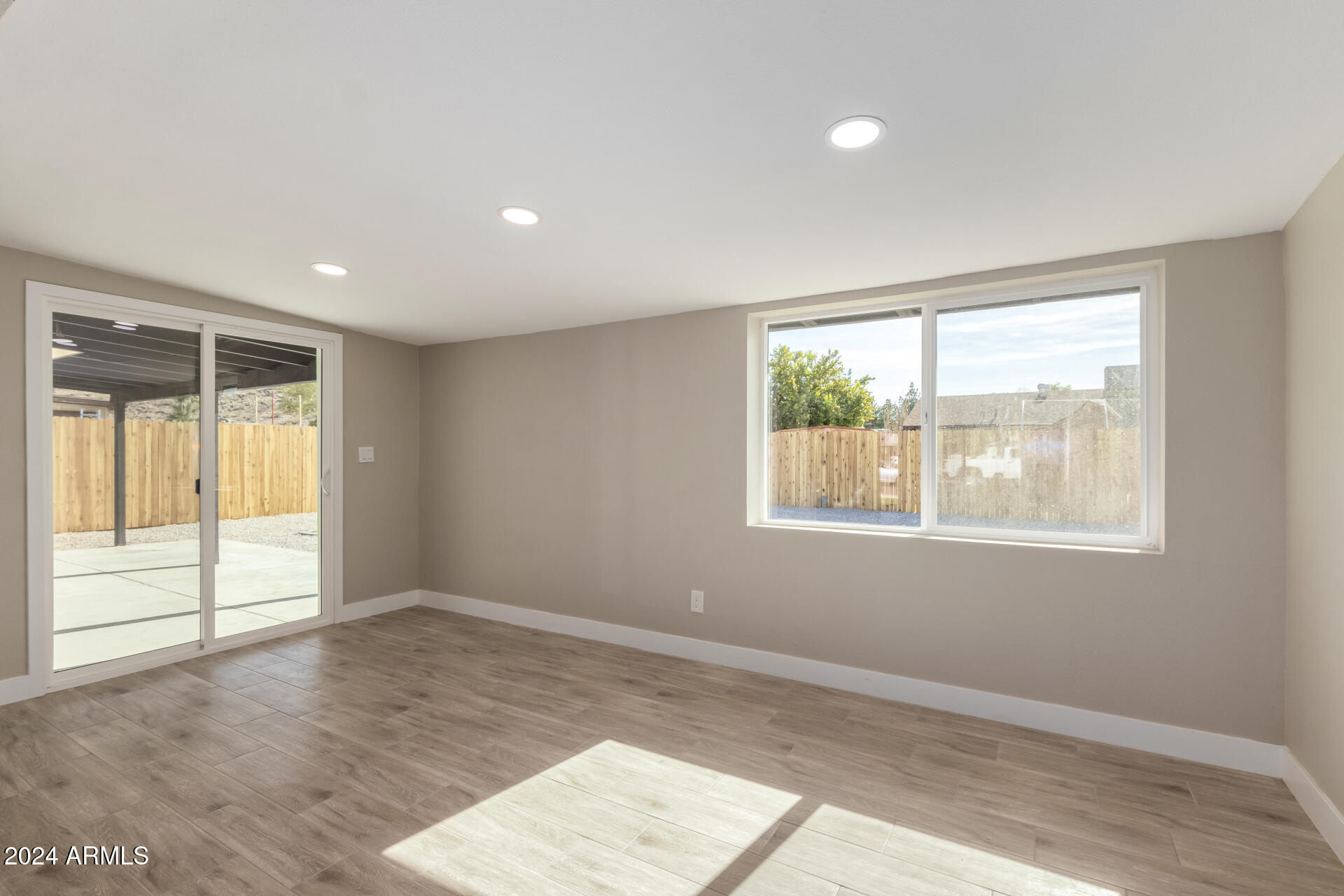 2007 W WINDROSE Drive