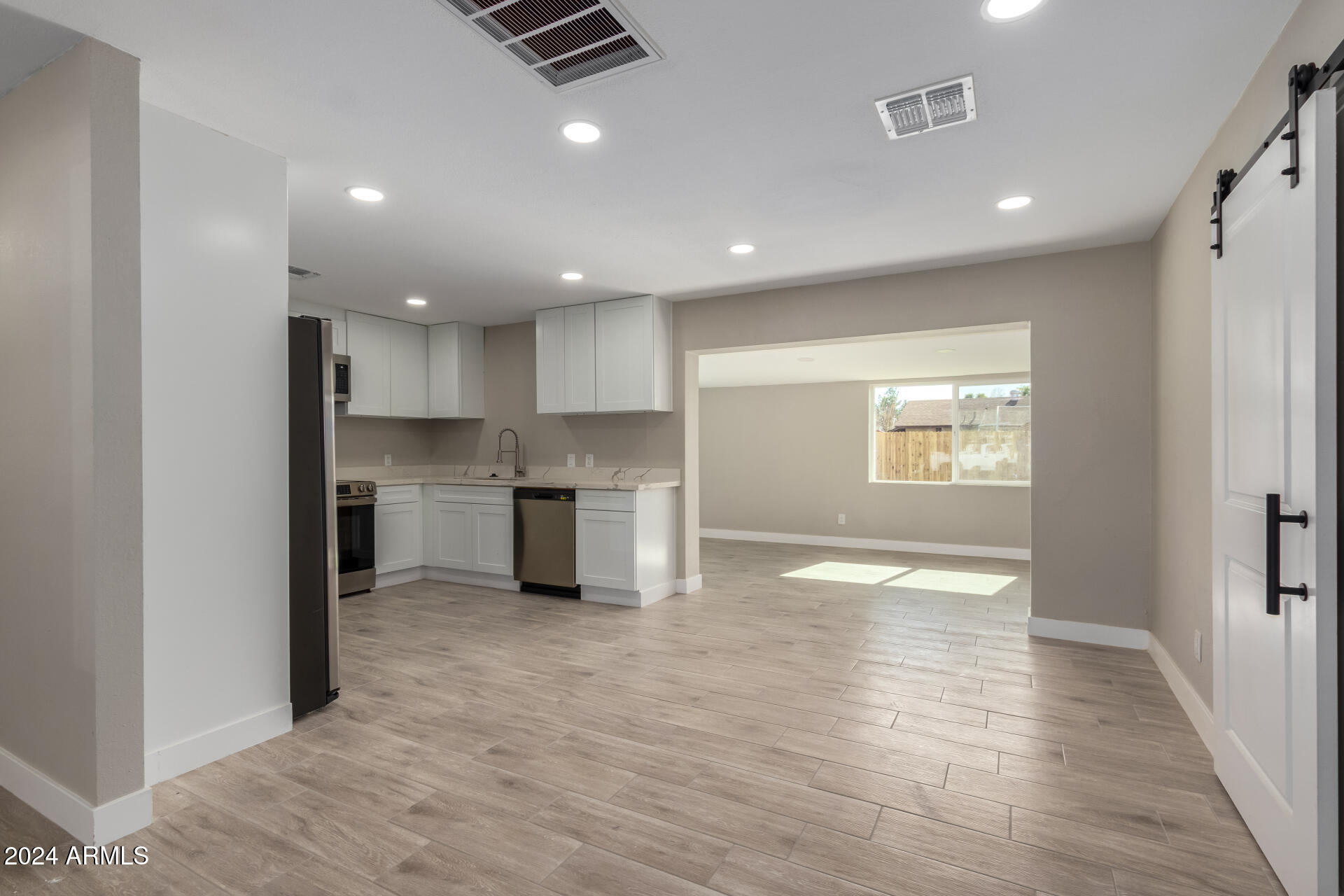 2007 W WINDROSE Drive