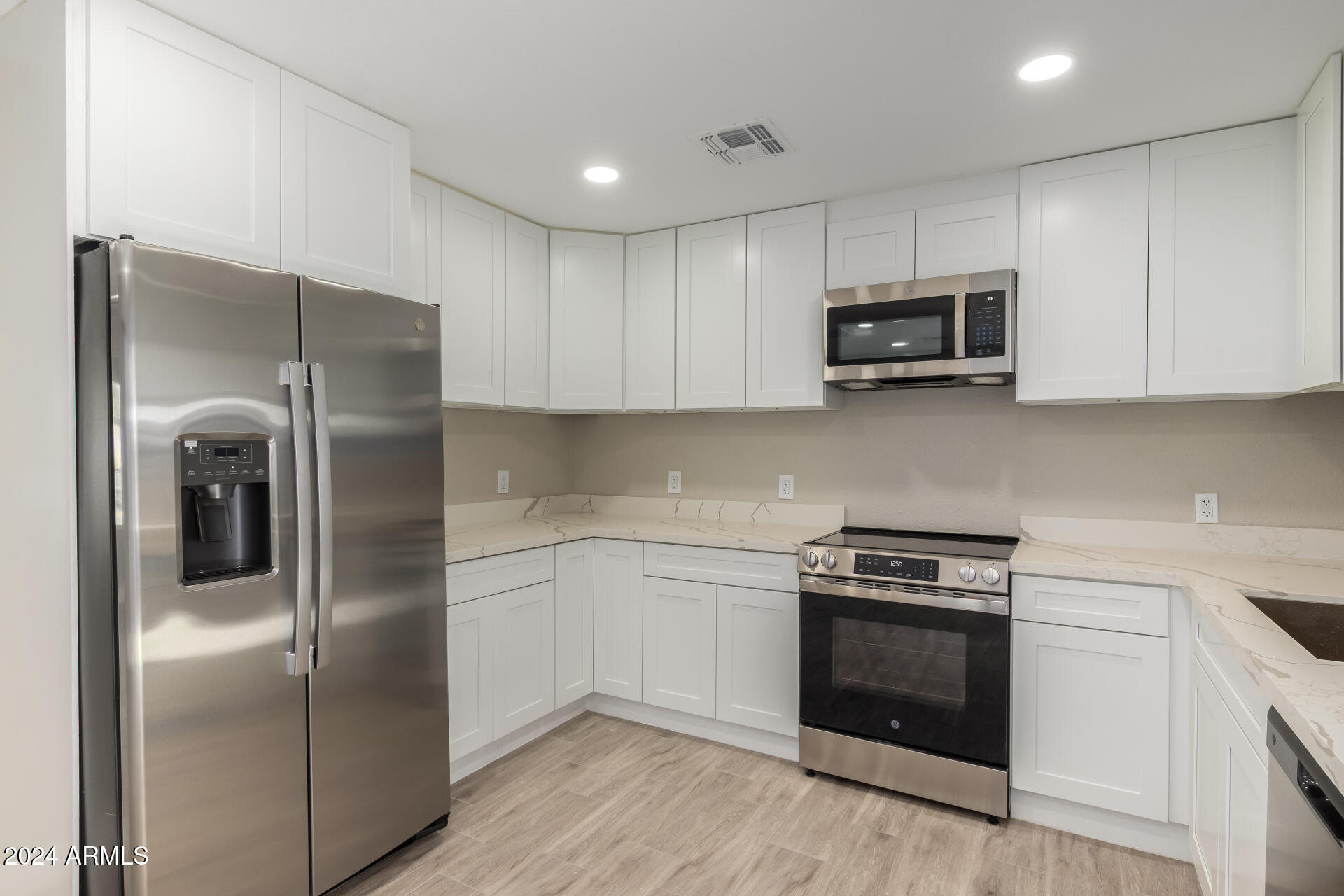 2007 W WINDROSE Drive