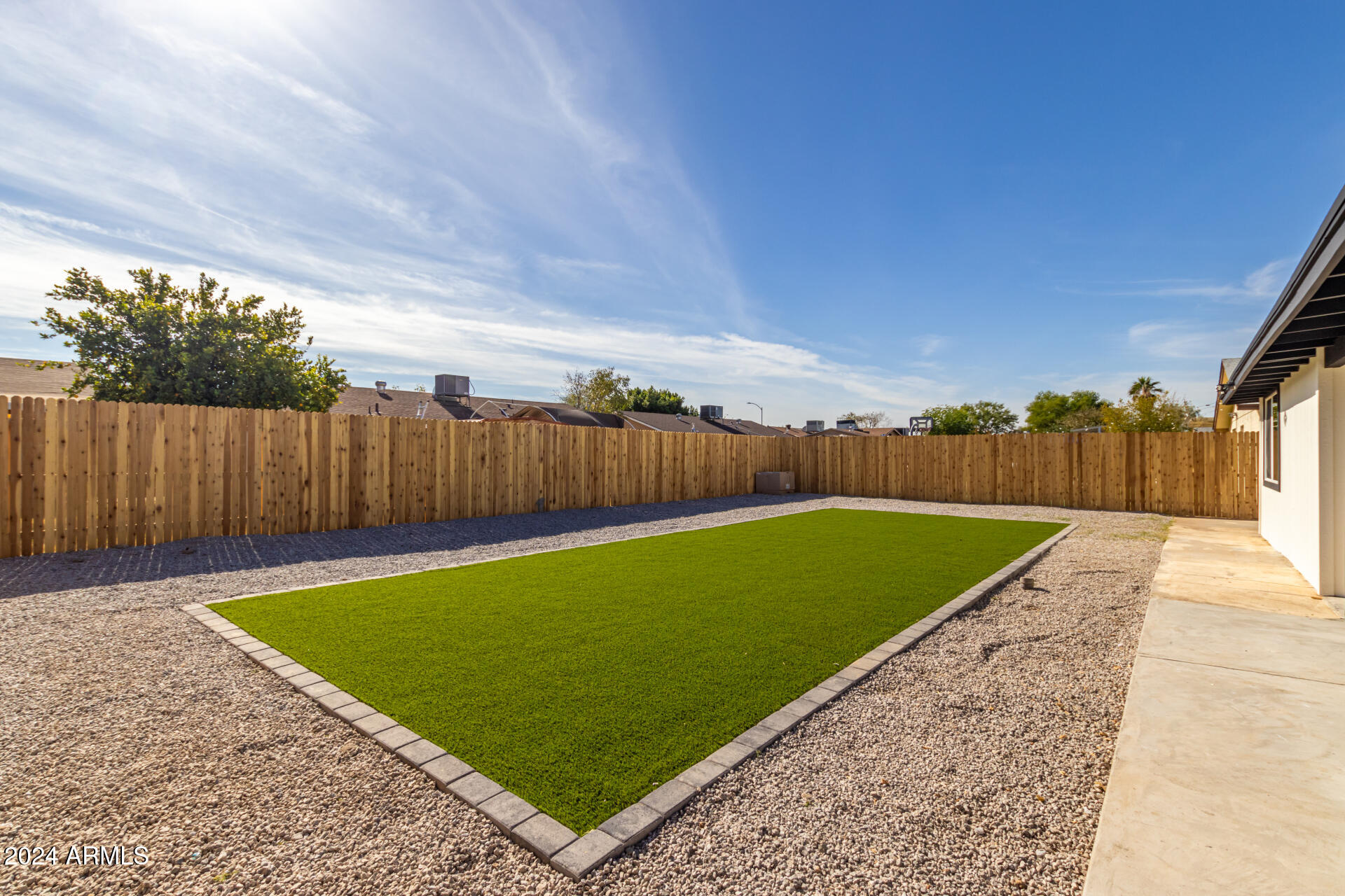 2007 W WINDROSE Drive