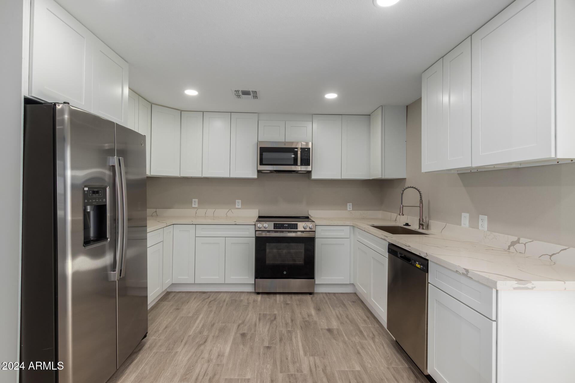 2007 W WINDROSE Drive