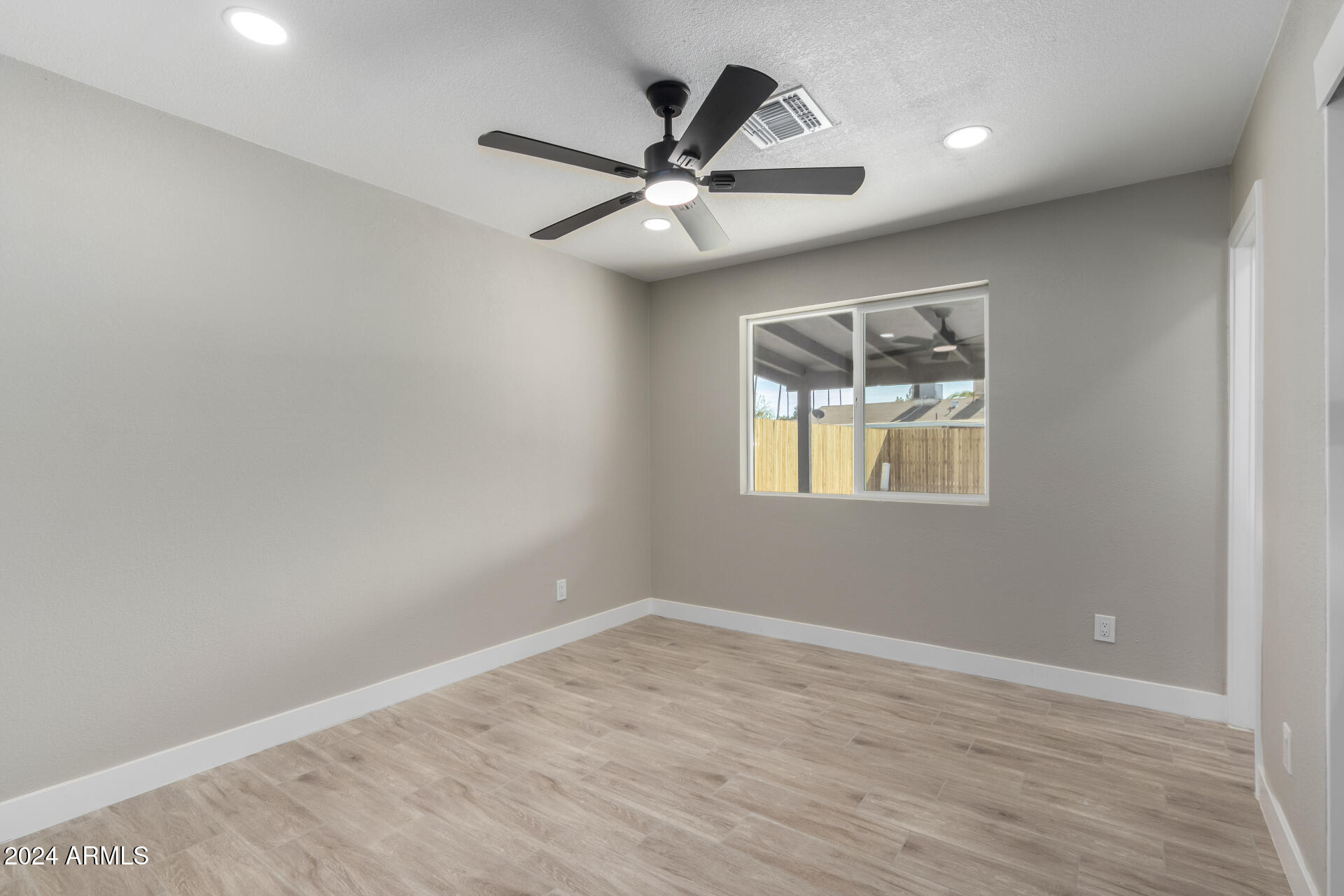 2007 W WINDROSE Drive