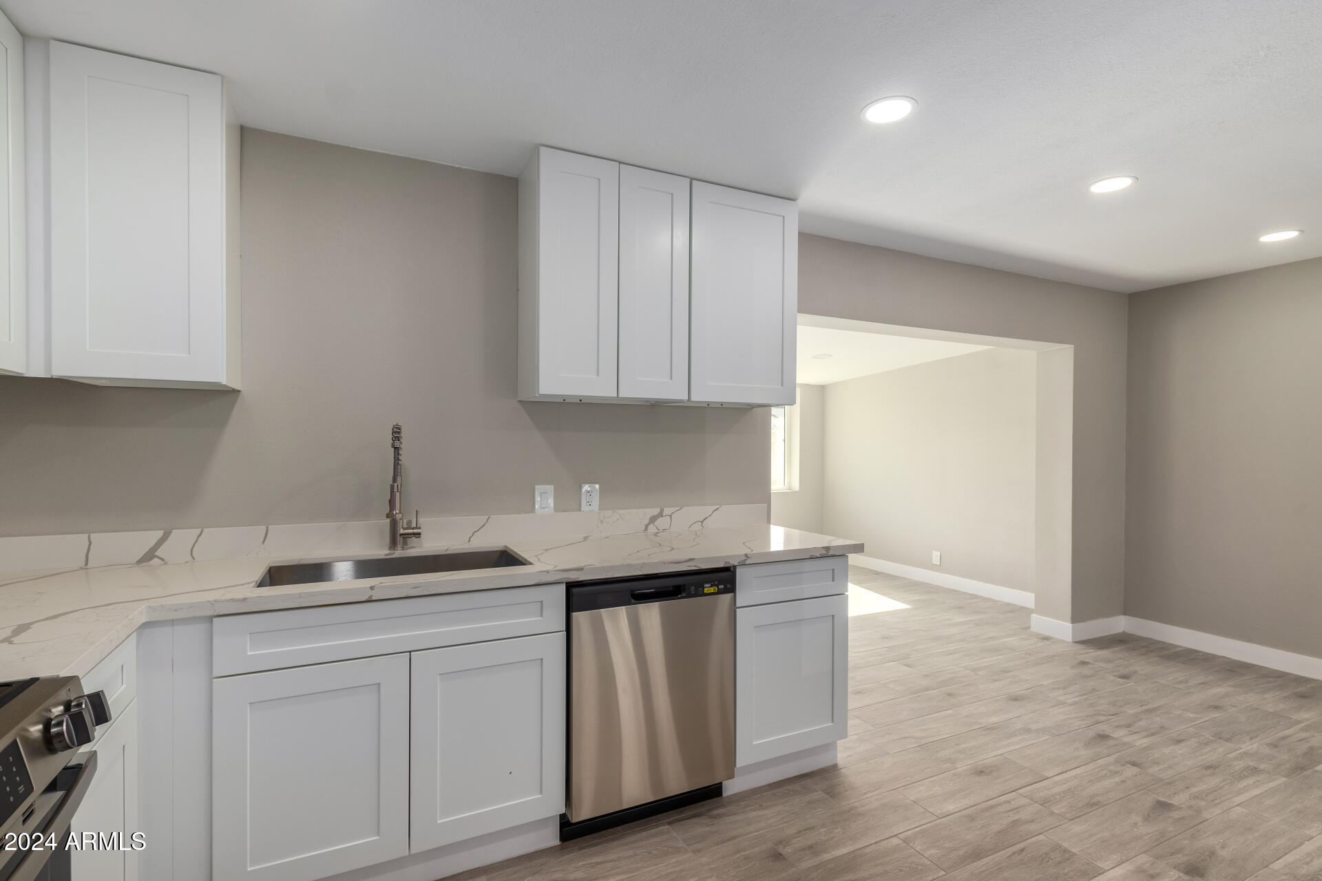 2007 W WINDROSE Drive