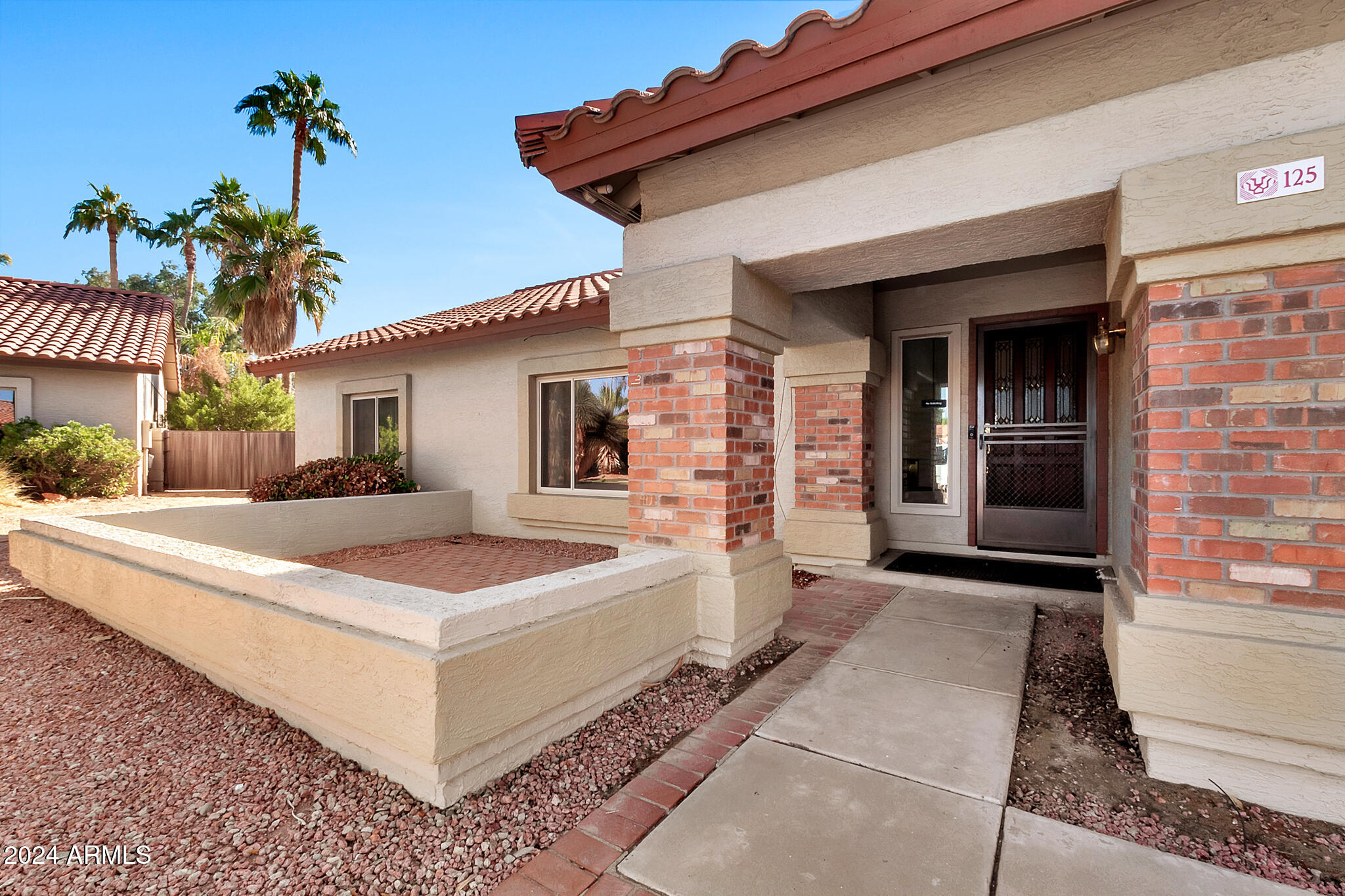 125 S HONEYSUCKLE Lane