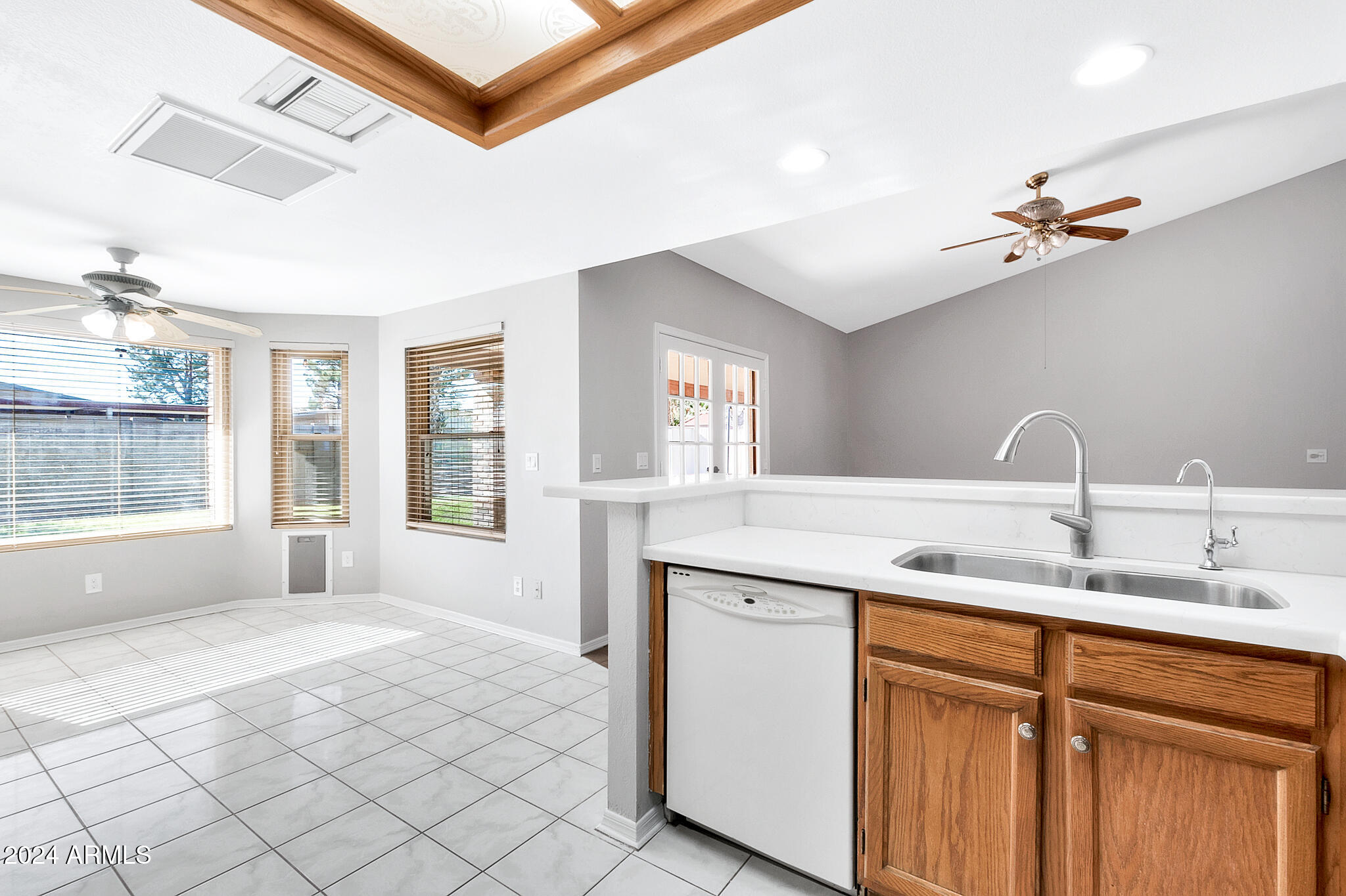 125 S HONEYSUCKLE Lane