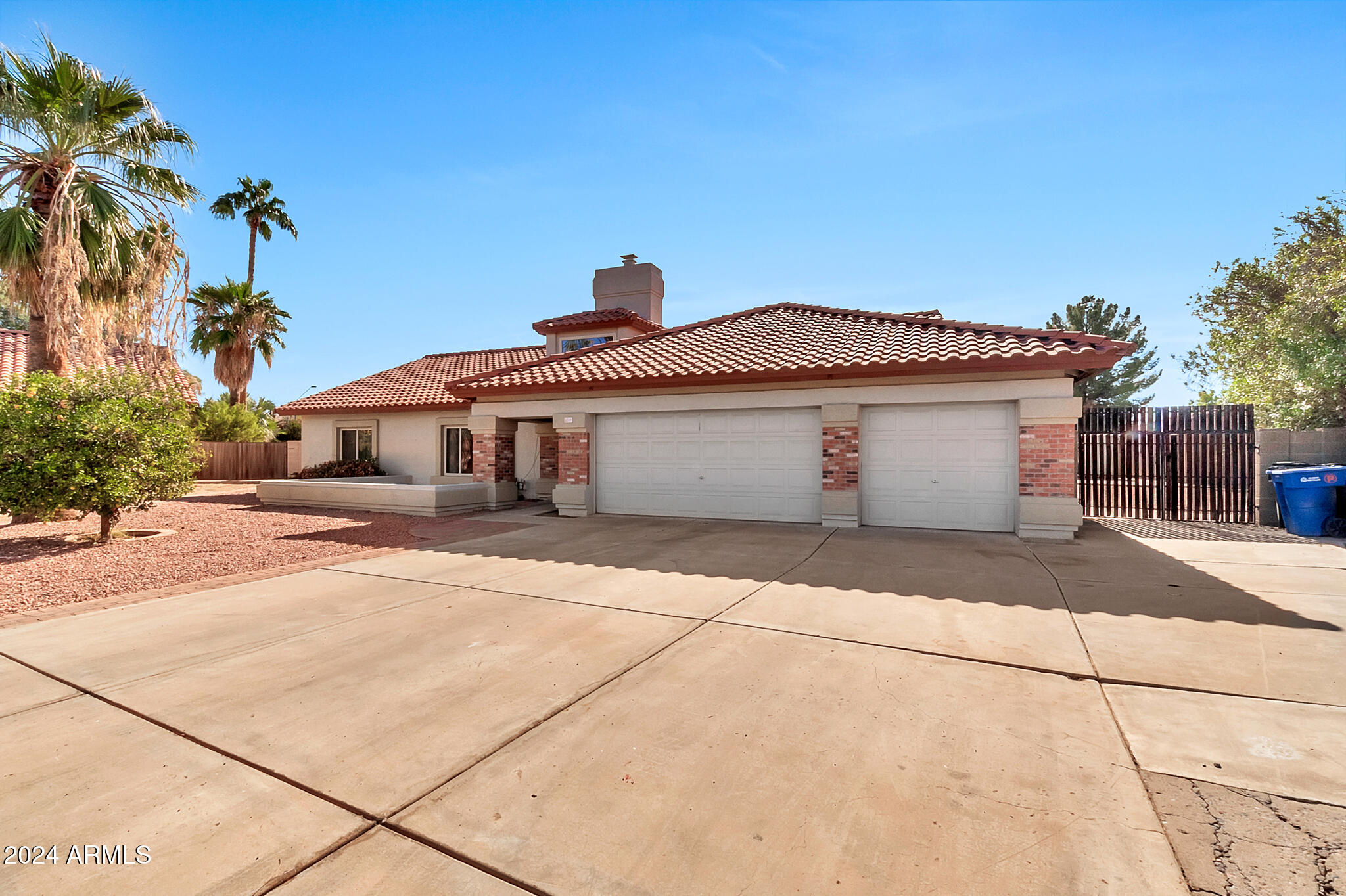 125 S HONEYSUCKLE Lane