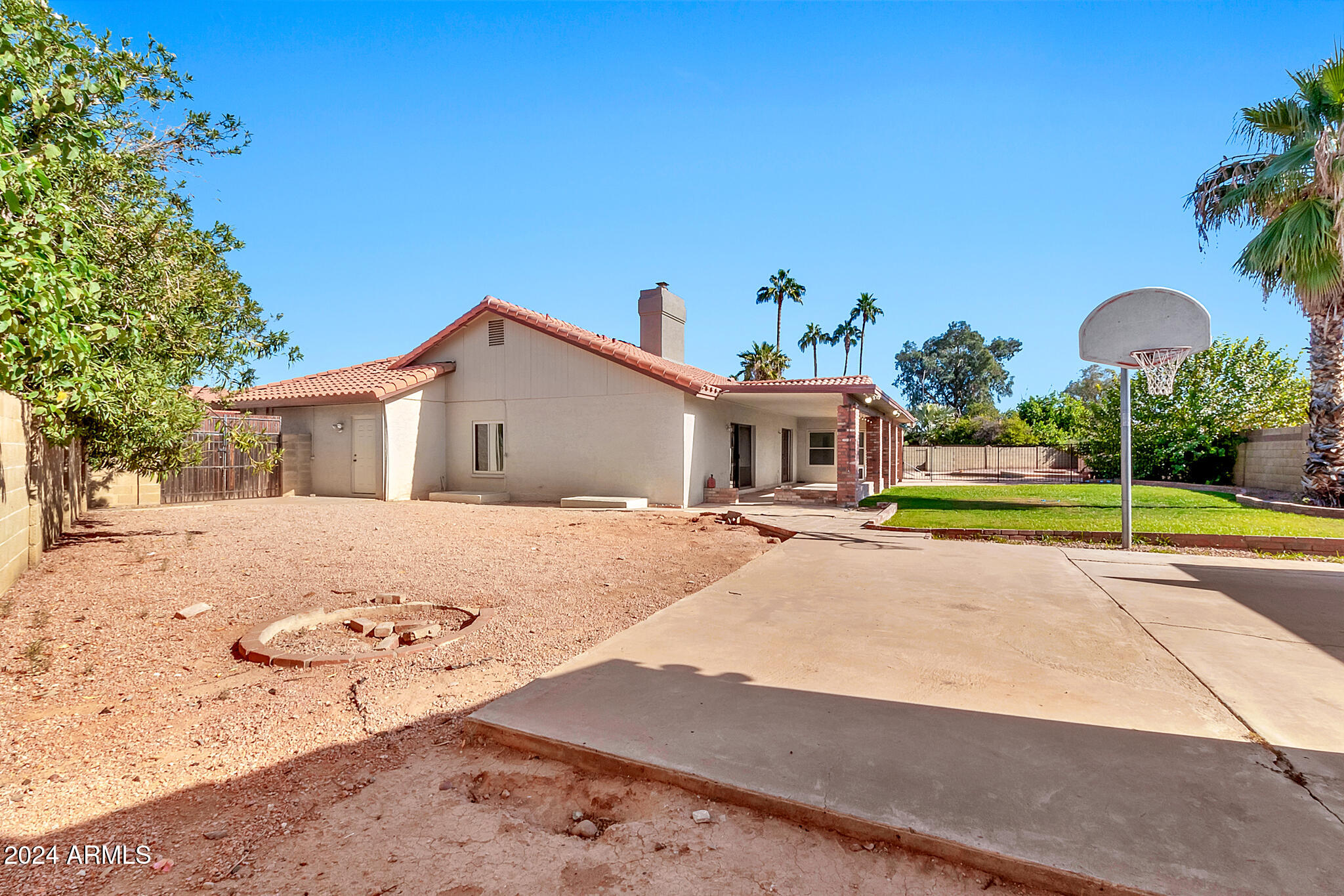 125 S HONEYSUCKLE Lane