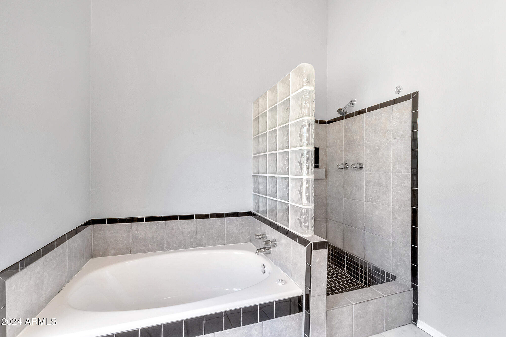 125 S HONEYSUCKLE Lane