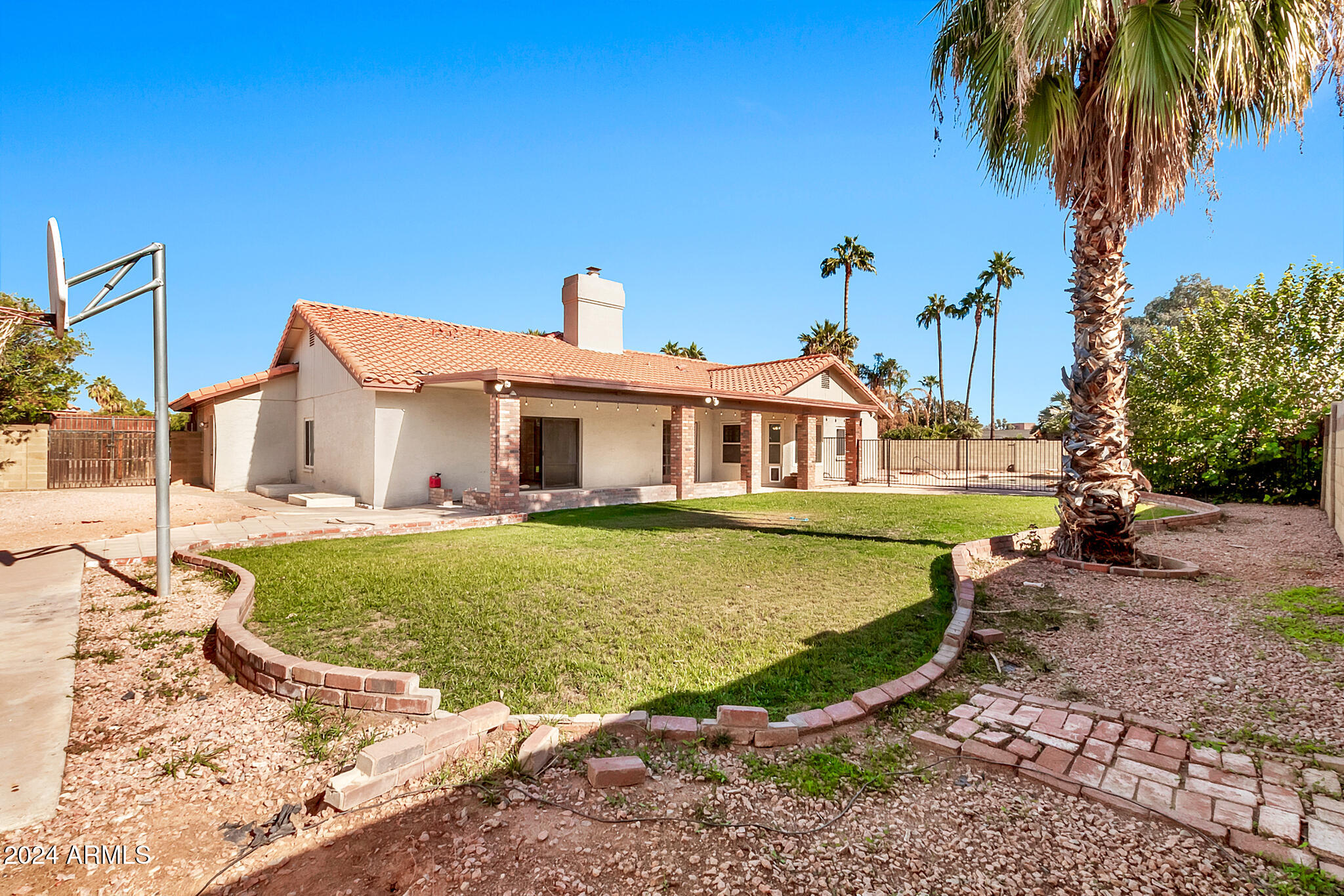 125 S HONEYSUCKLE Lane