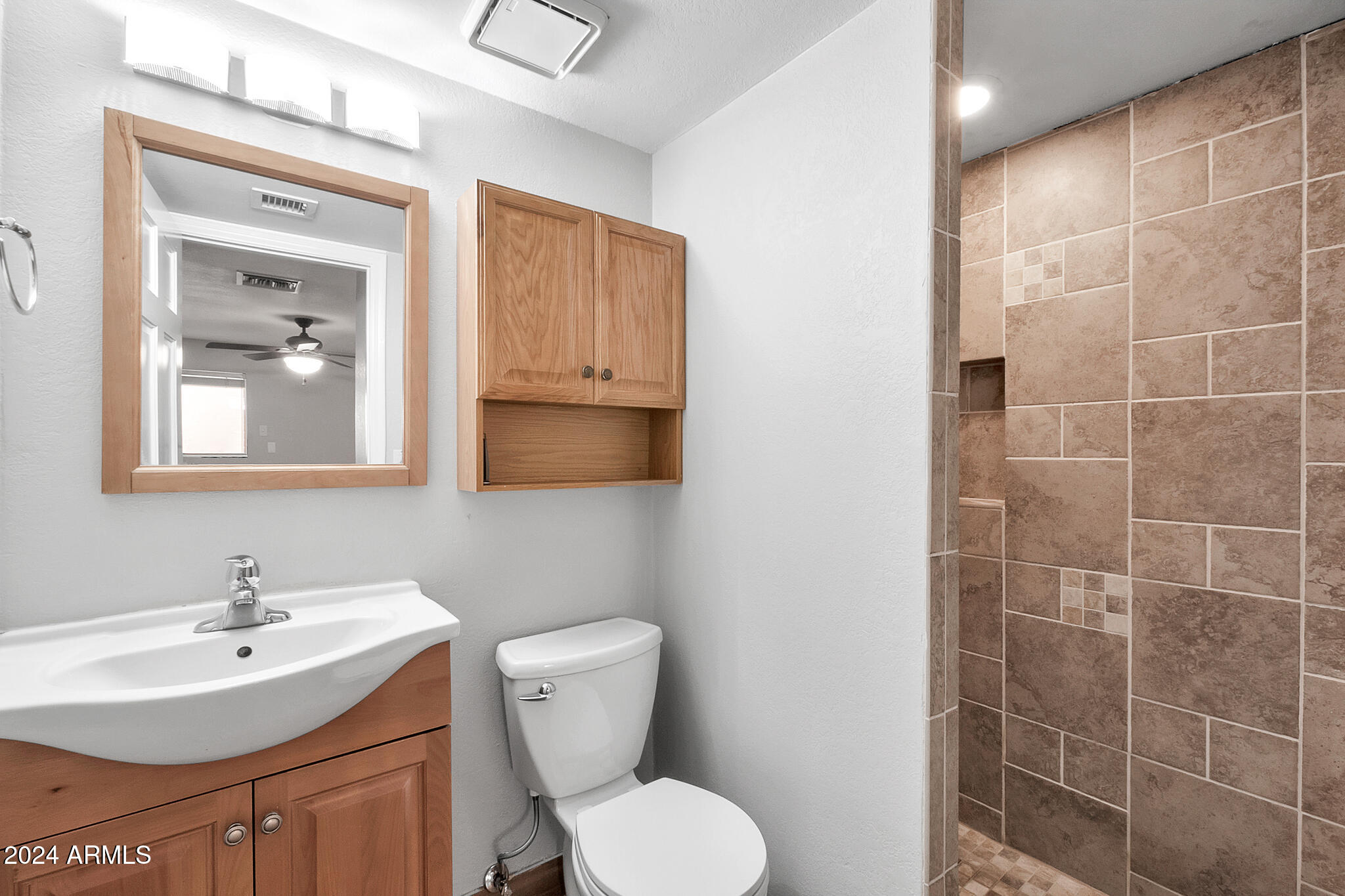 125 S HONEYSUCKLE Lane