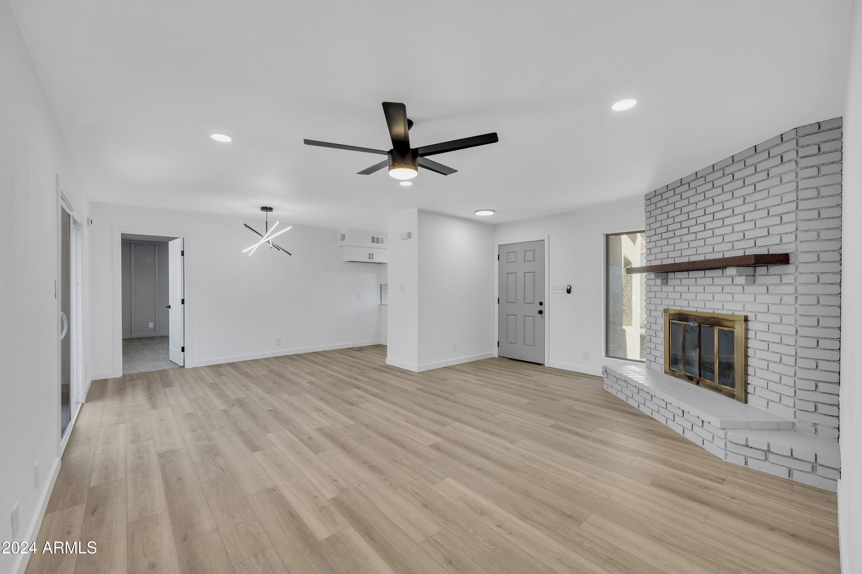 2611 E RANDALL Drive