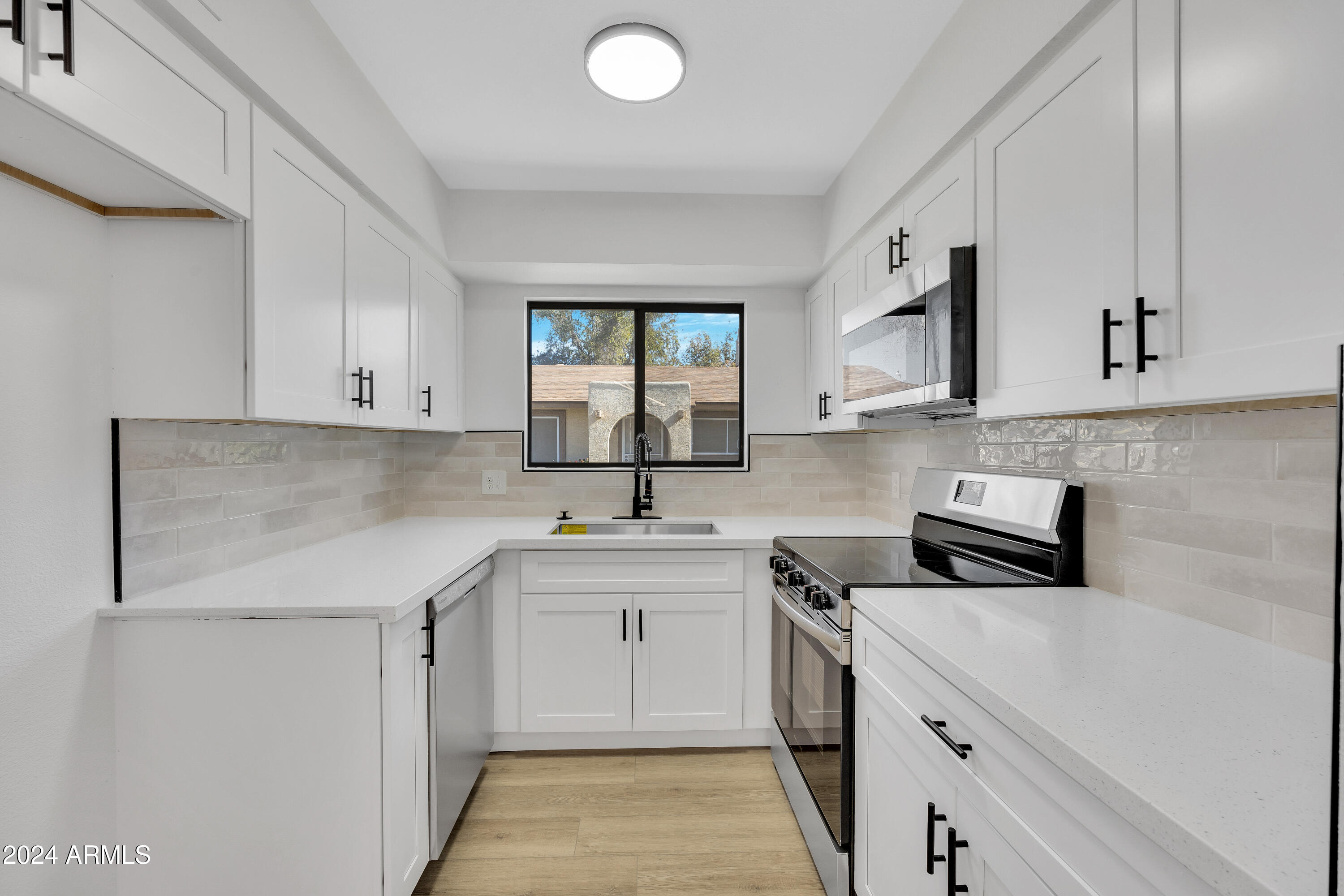 2611 E RANDALL Drive