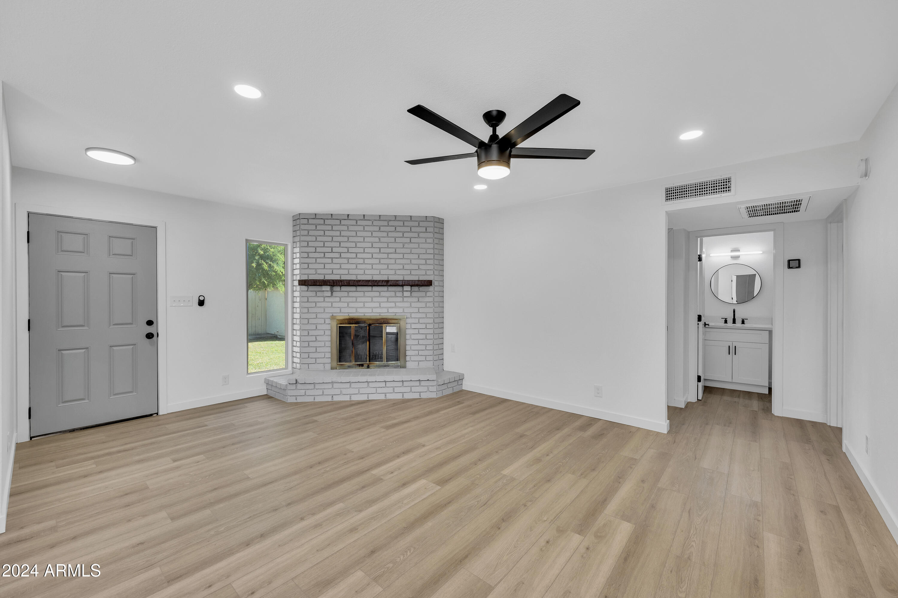 2611 E RANDALL Drive