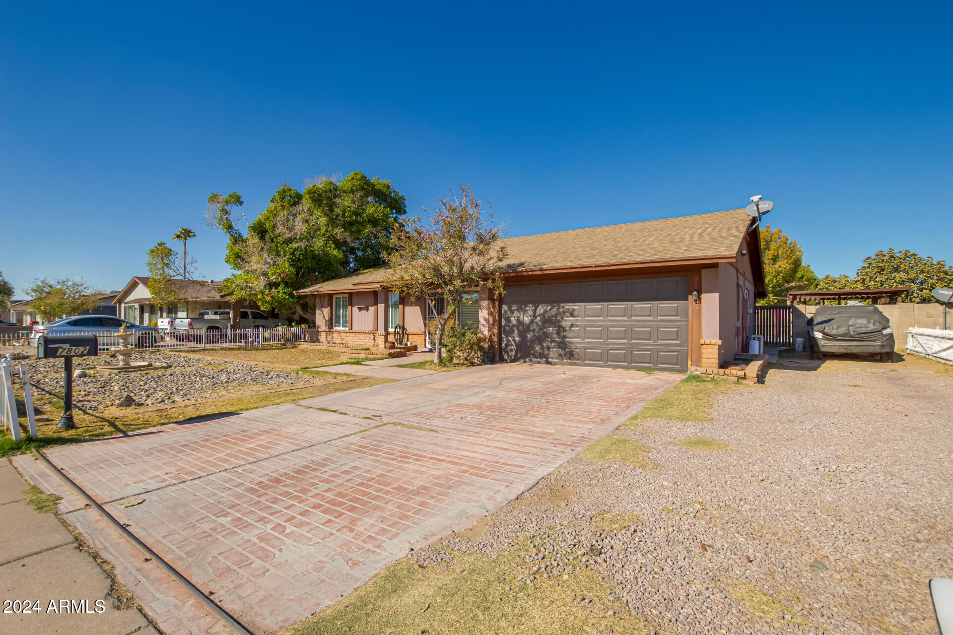 7802 W CATALINA Drive