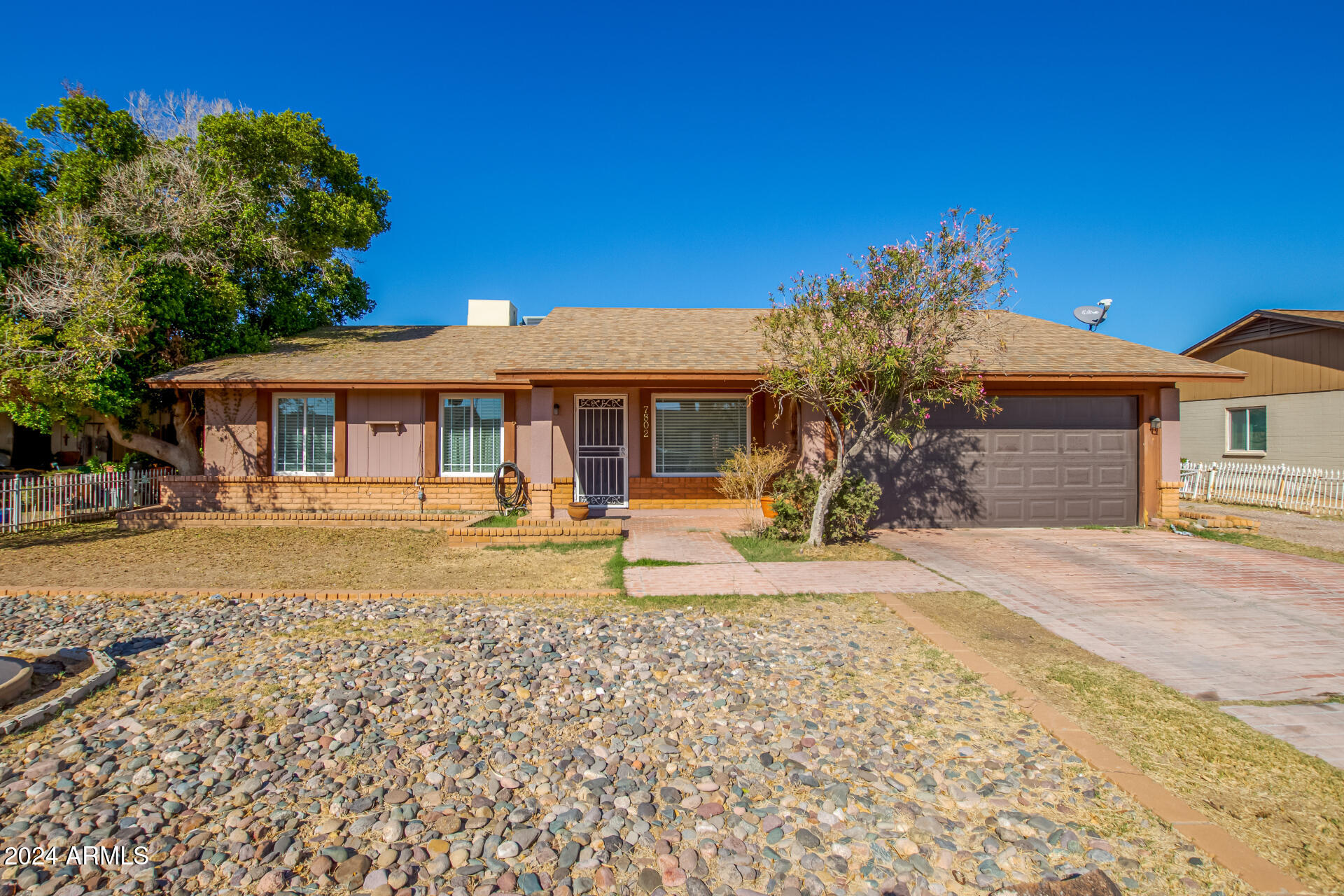7802 W CATALINA Drive
