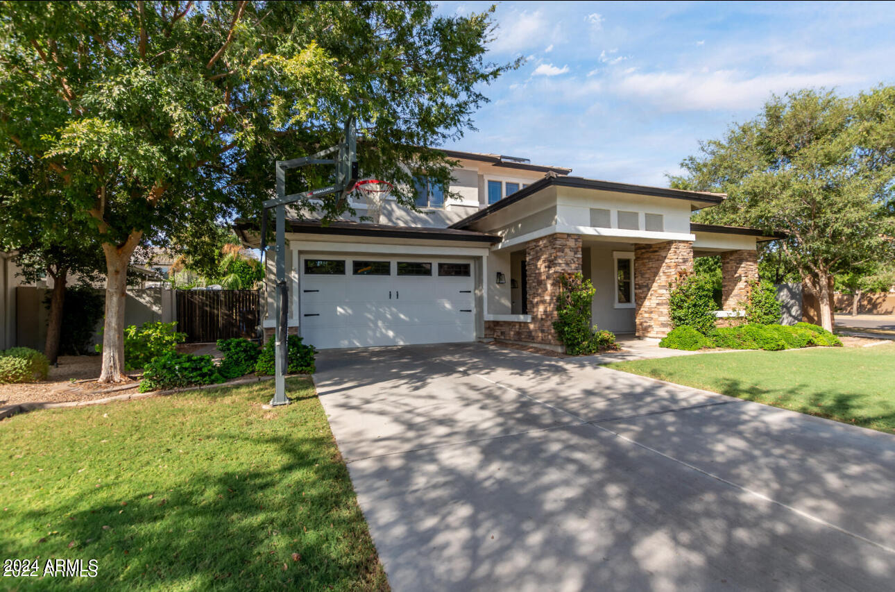 3844 E MESQUITE Street