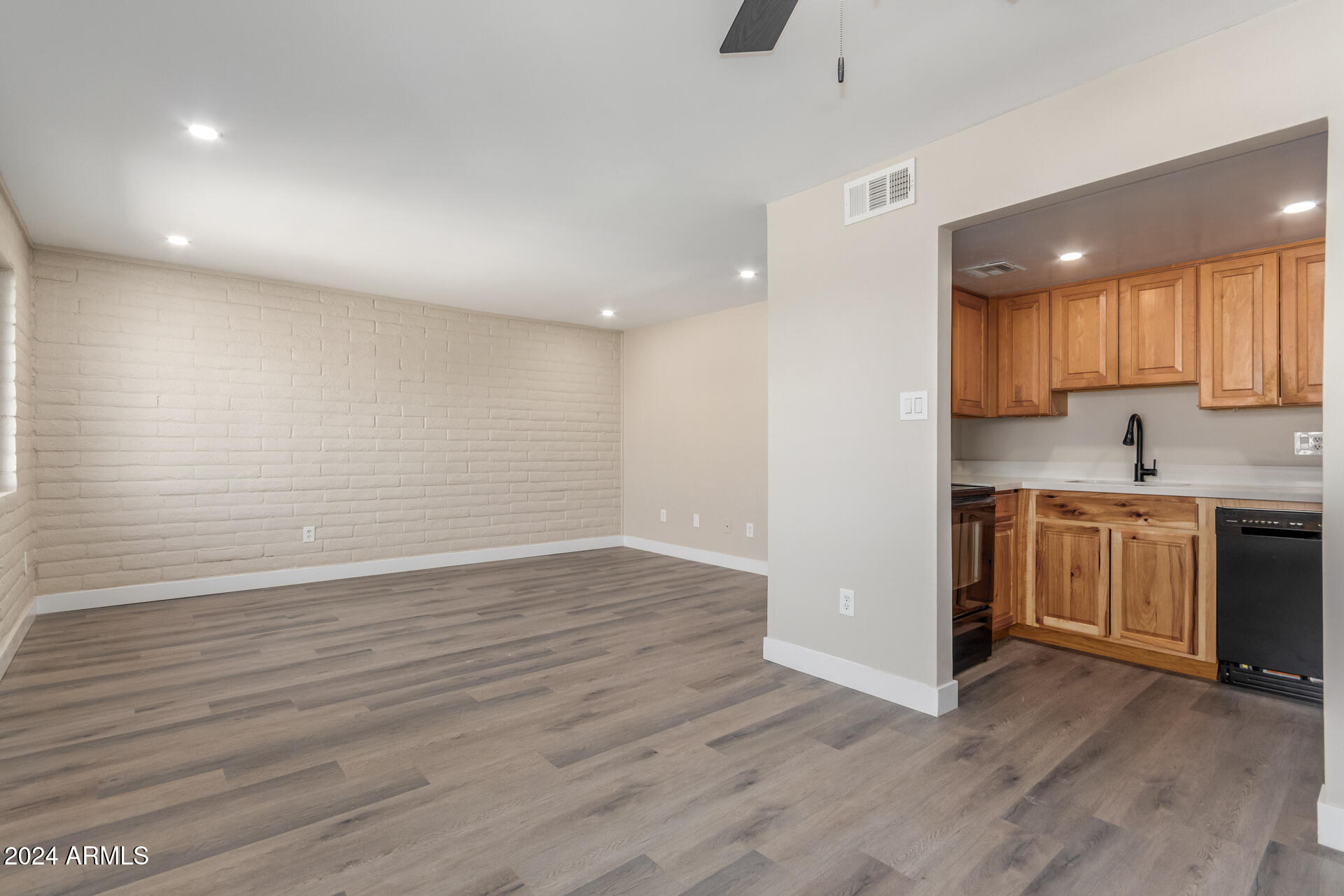 1234 N 36th Avenue # 203