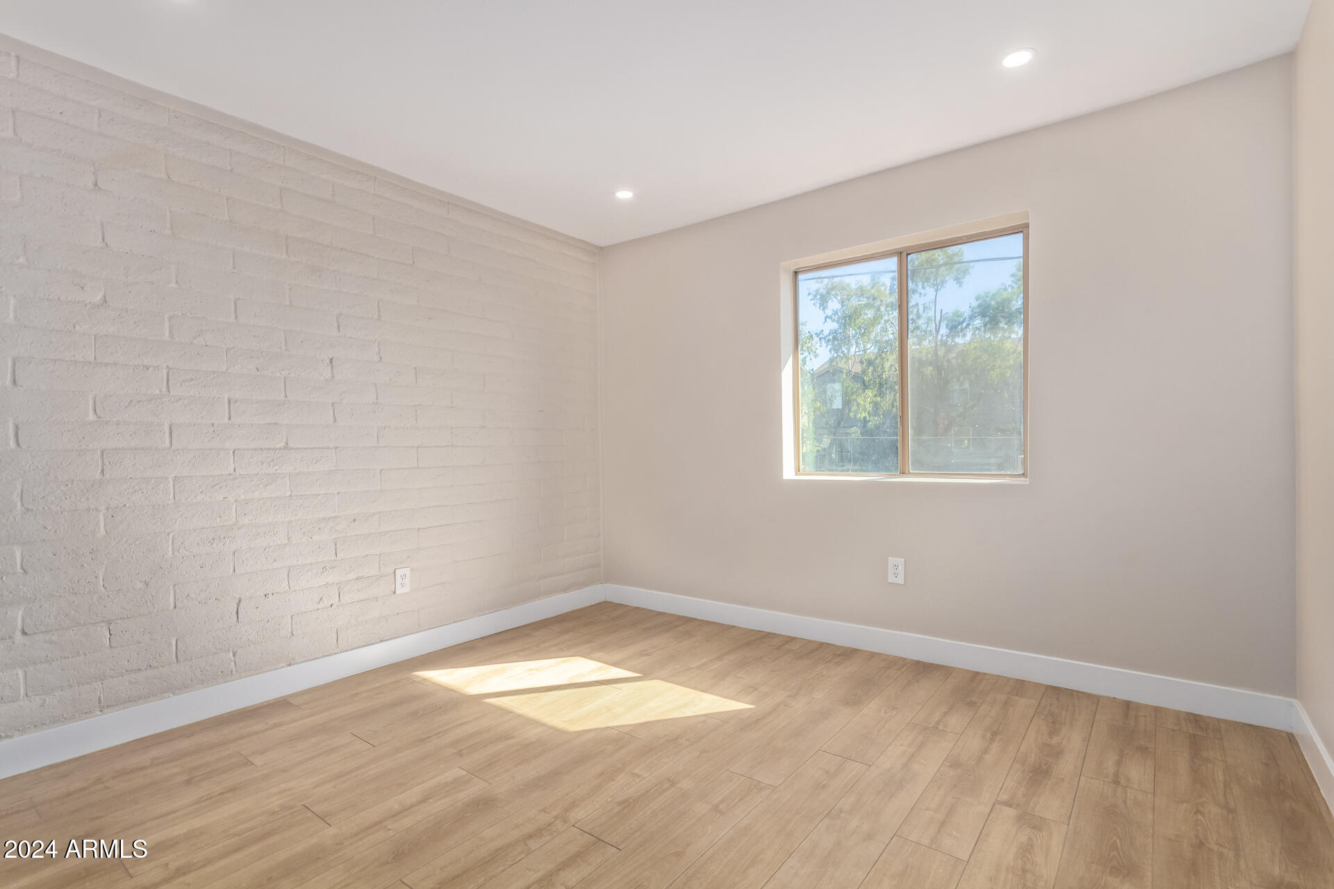 1234 N 36th Avenue # 203