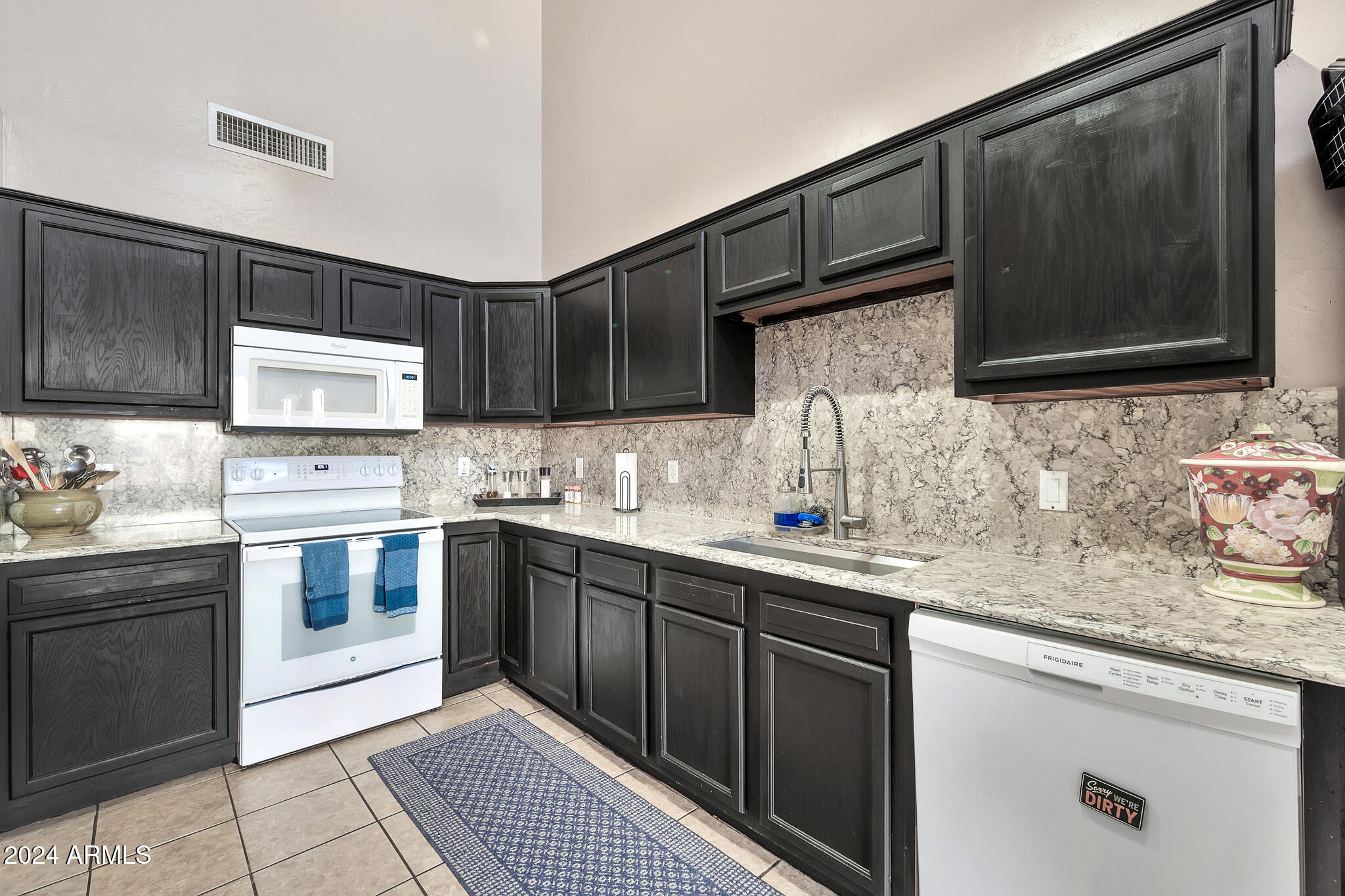 590 W 12TH Street