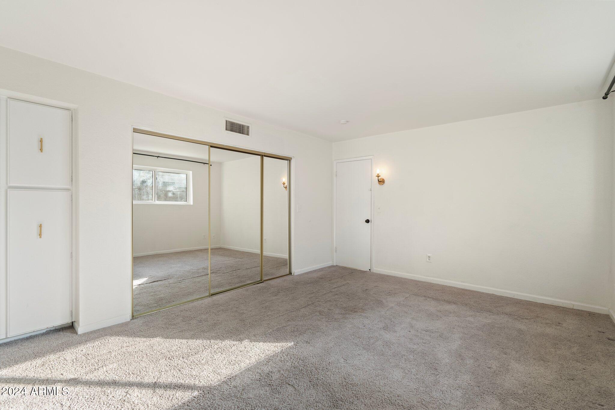 2524 E CHRISTY Drive