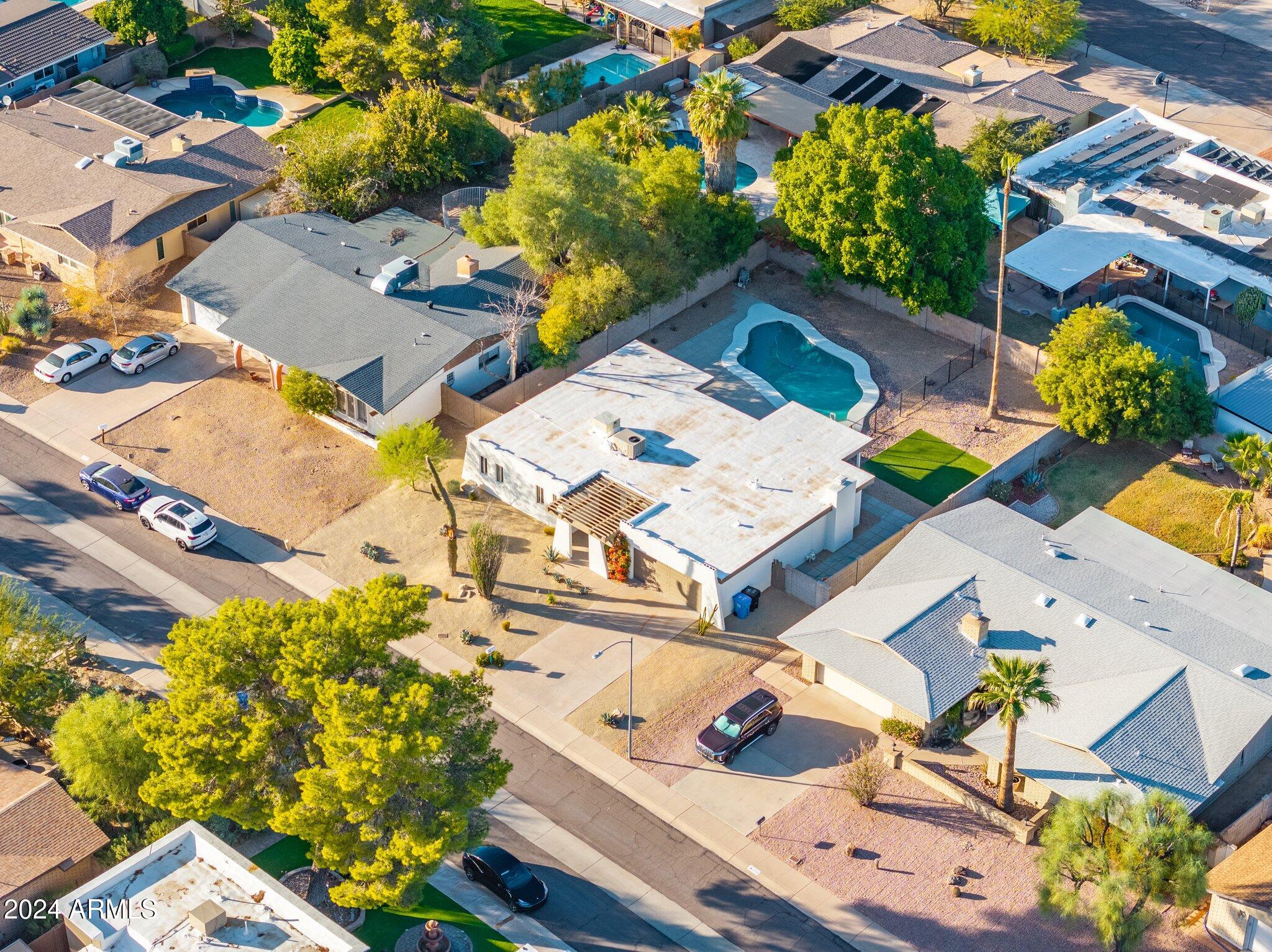 2524 E CHRISTY Drive
