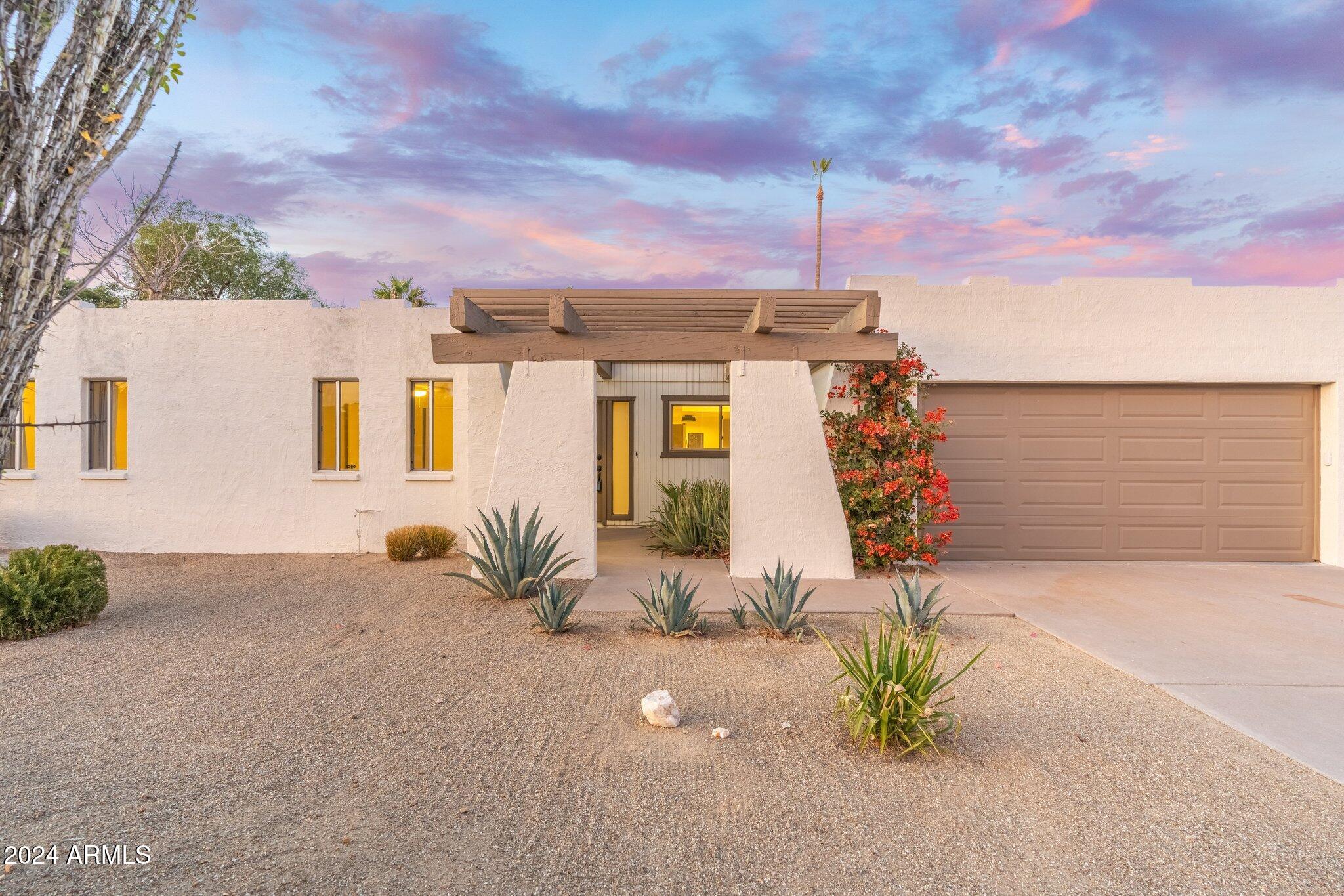 2524 E CHRISTY Drive