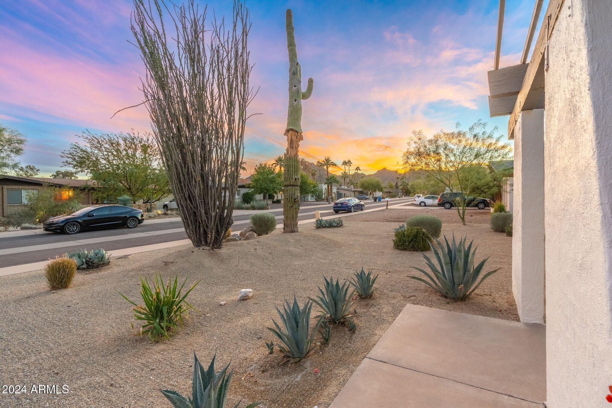2524 E CHRISTY Drive
