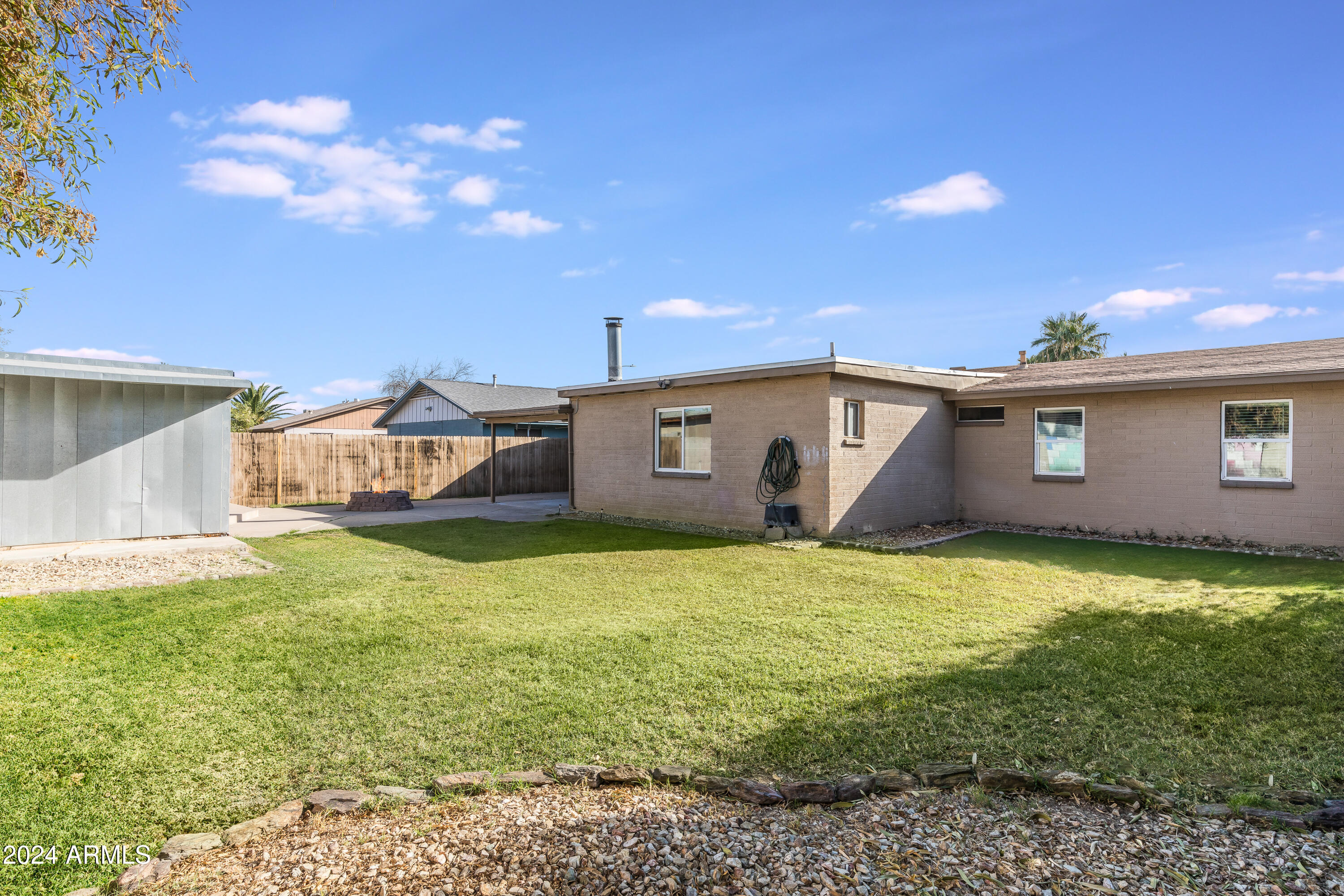 1602 W BEHREND Drive