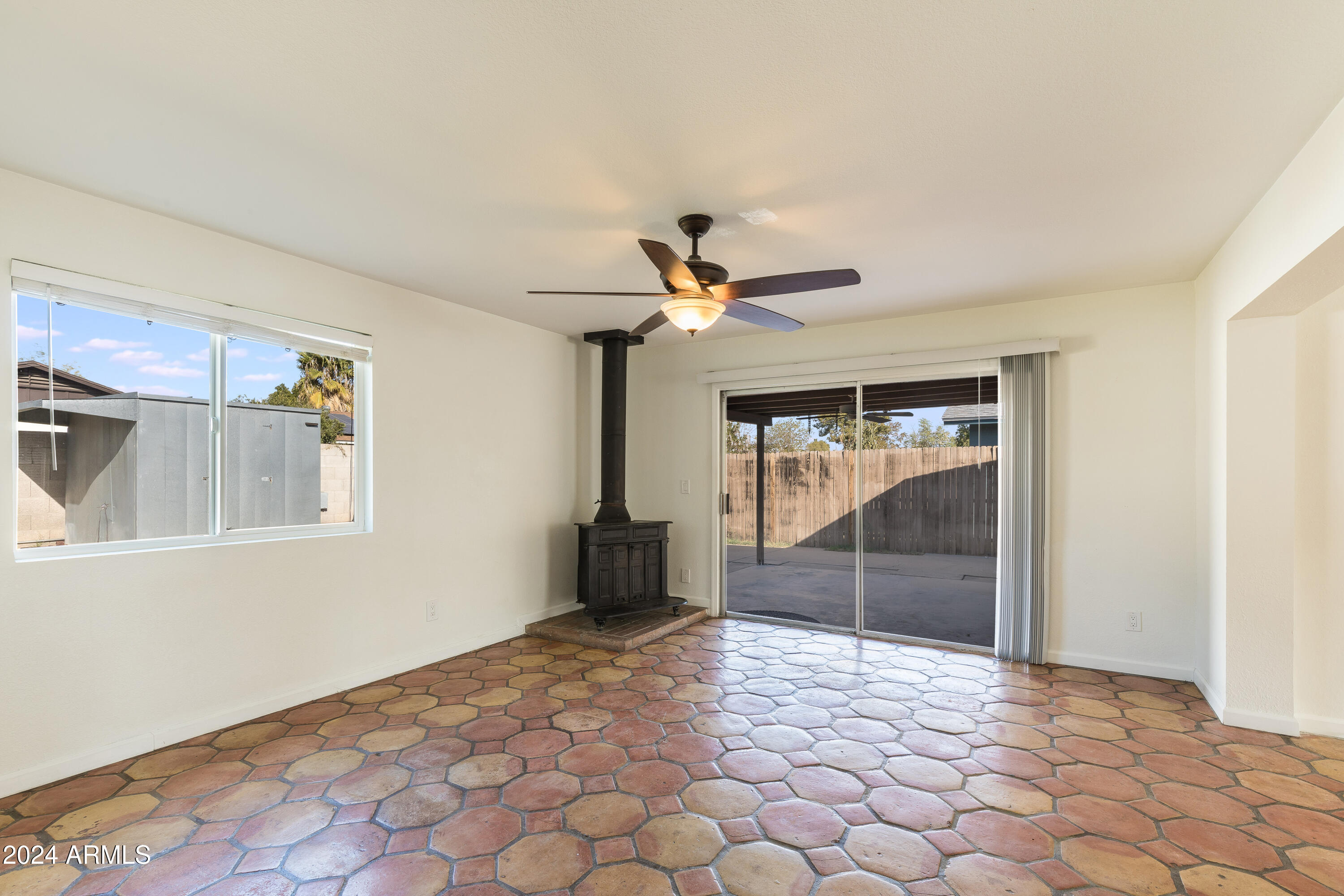 1602 W BEHREND Drive
