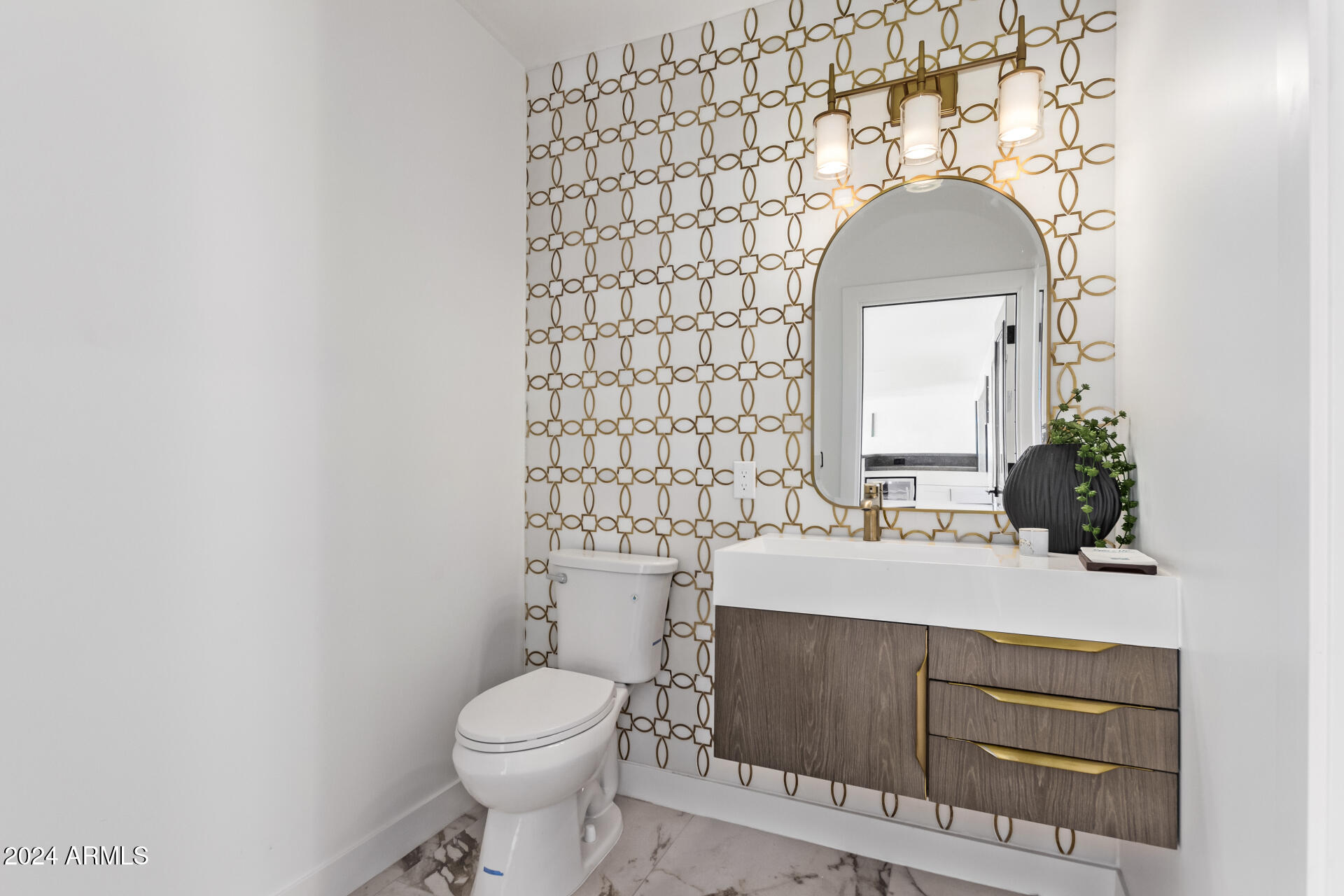 6425 S ROCKFORD Drive