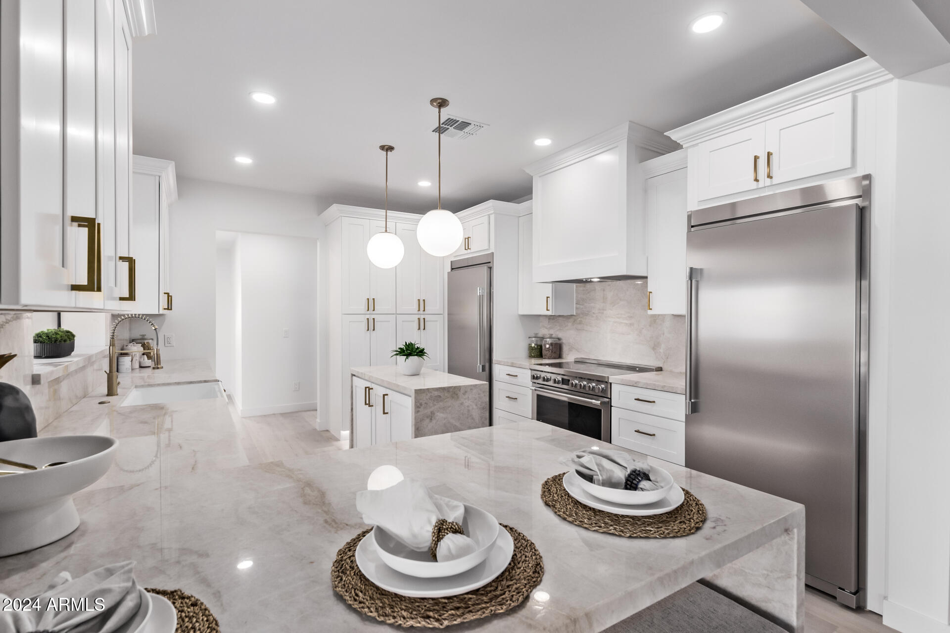 6425 S ROCKFORD Drive