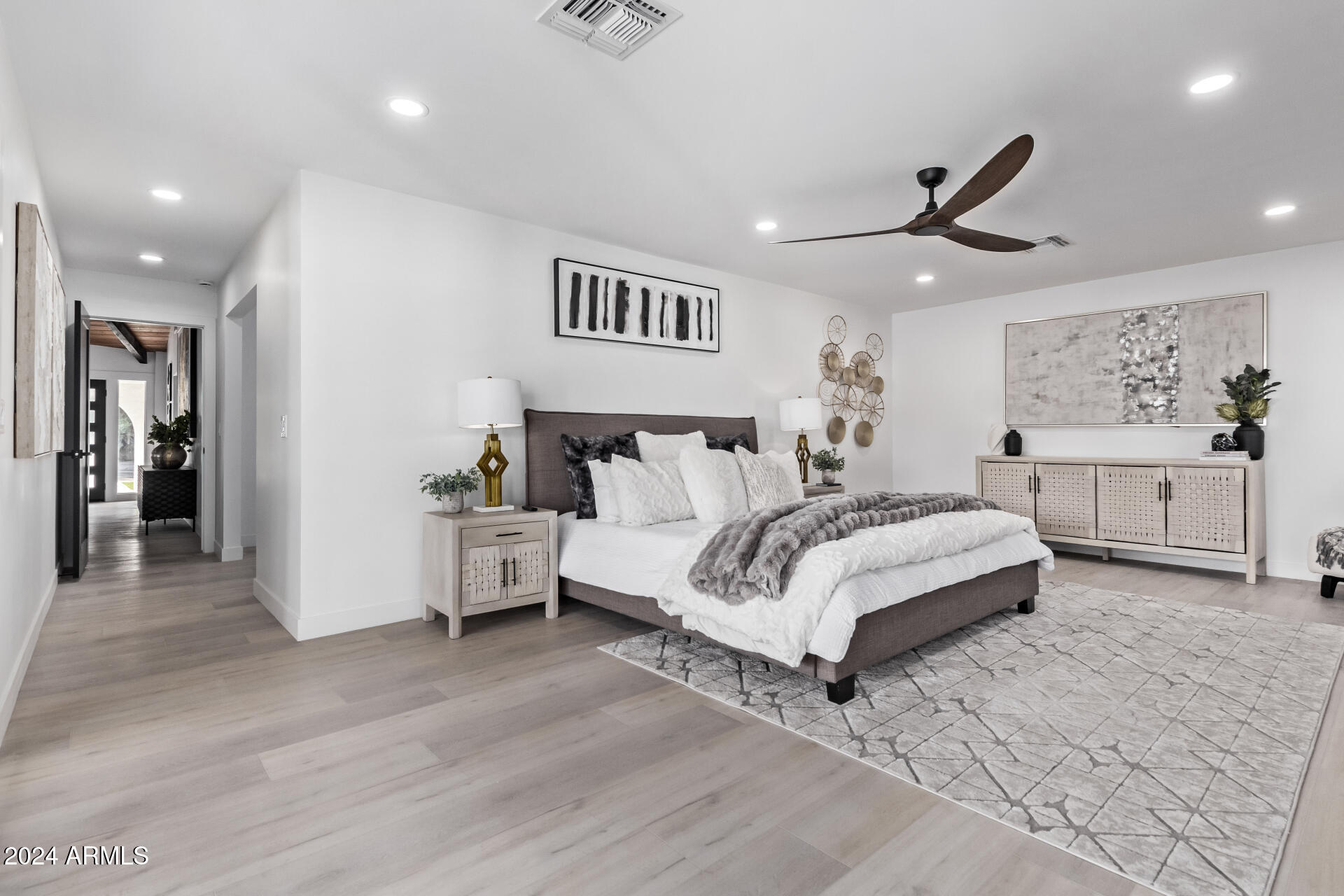 6425 S ROCKFORD Drive