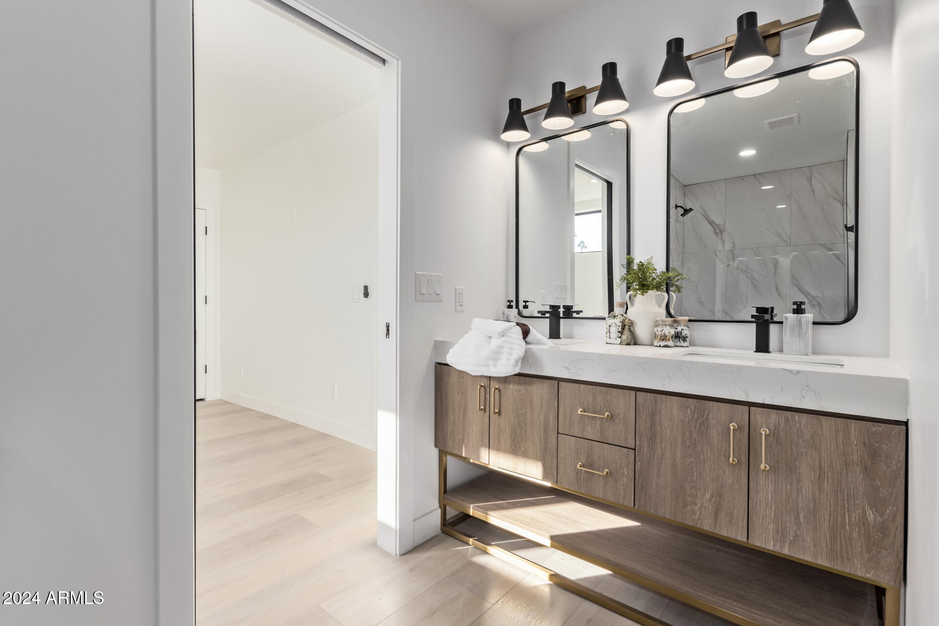 6425 S ROCKFORD Drive