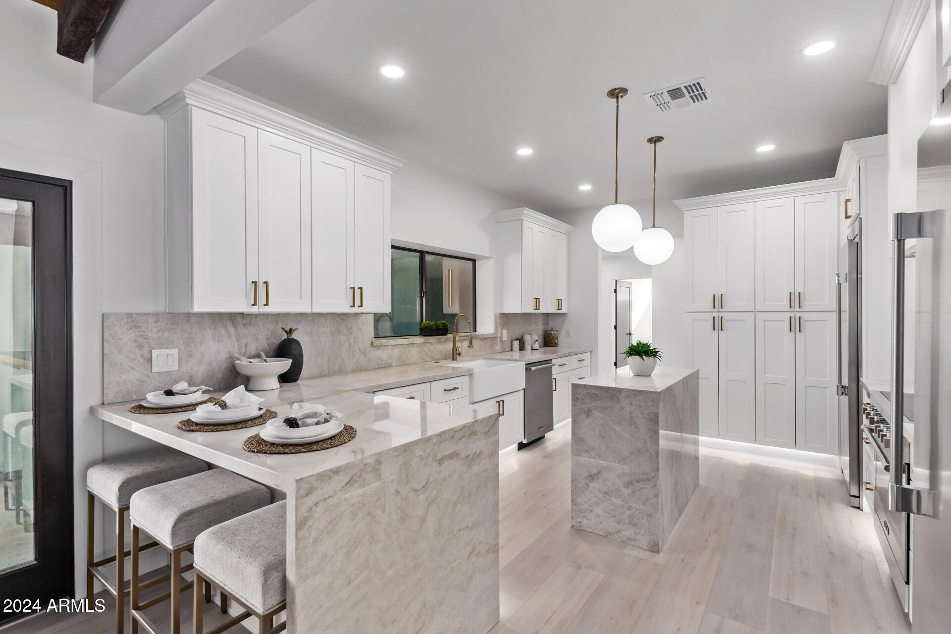 6425 S ROCKFORD Drive