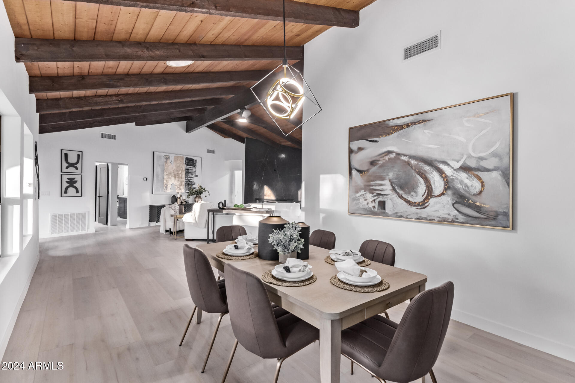 6425 S ROCKFORD Drive