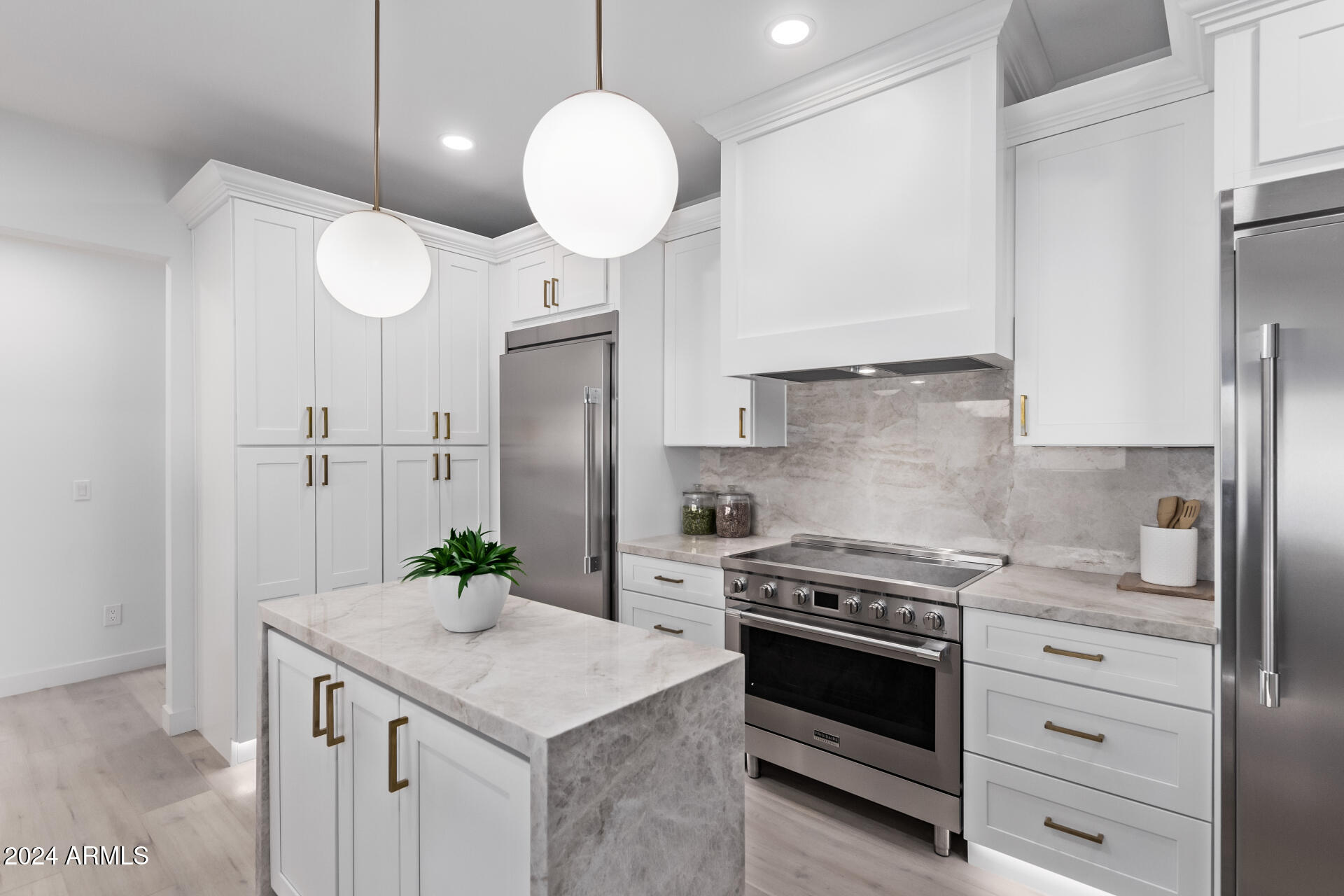 6425 S ROCKFORD Drive