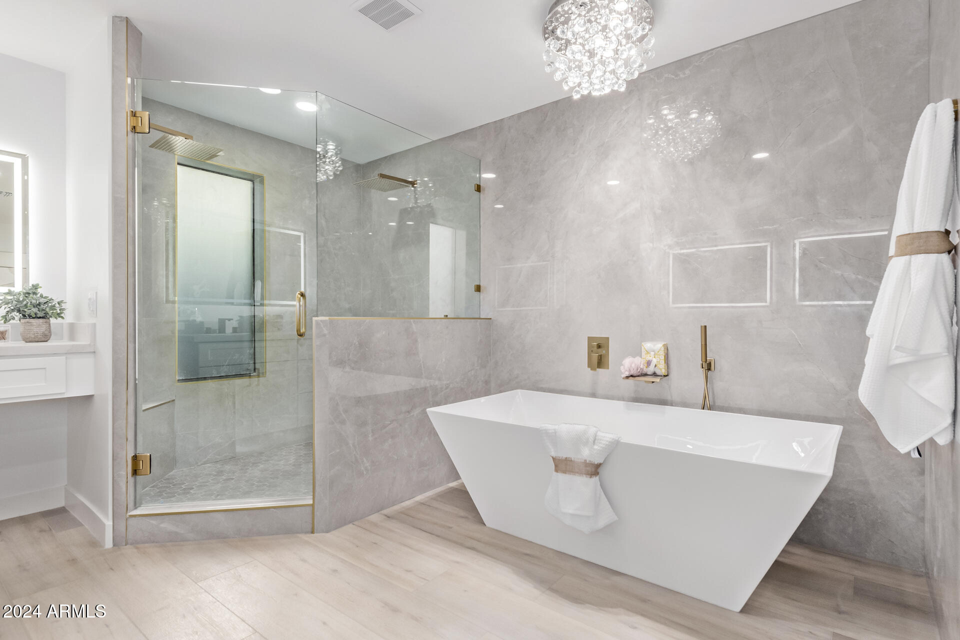 6425 S ROCKFORD Drive