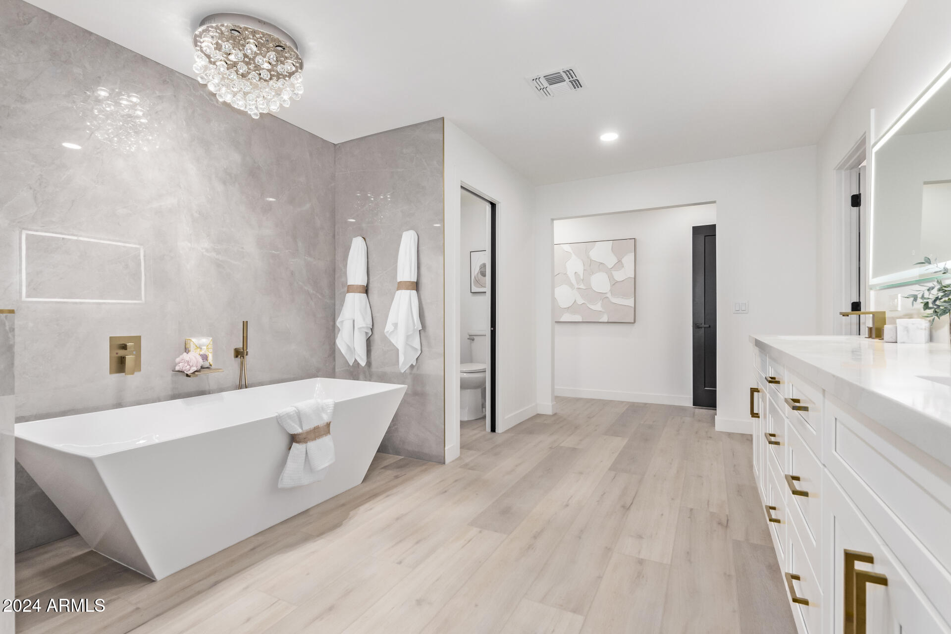 6425 S ROCKFORD Drive