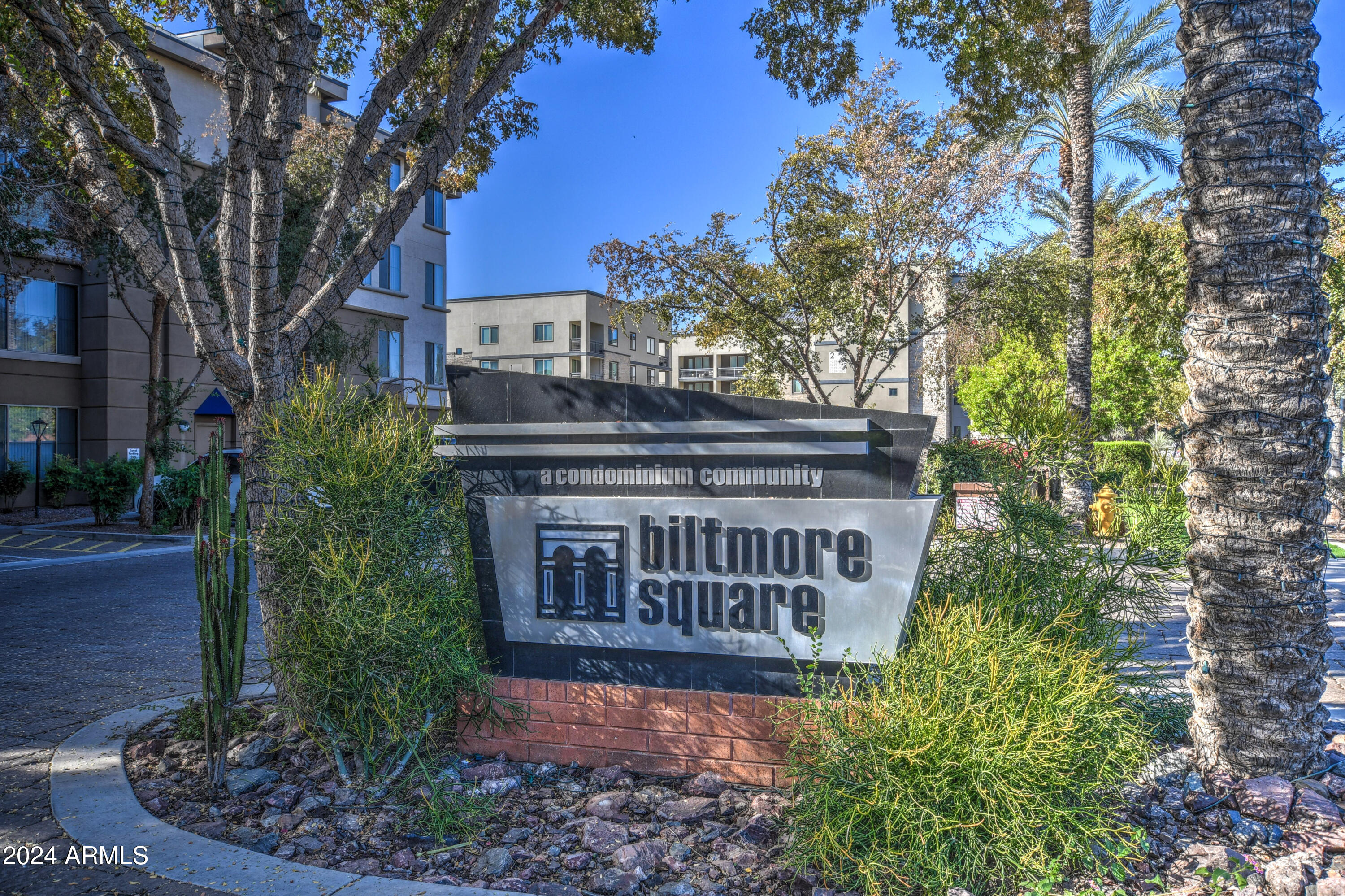 1701 E COLTER Street # 211