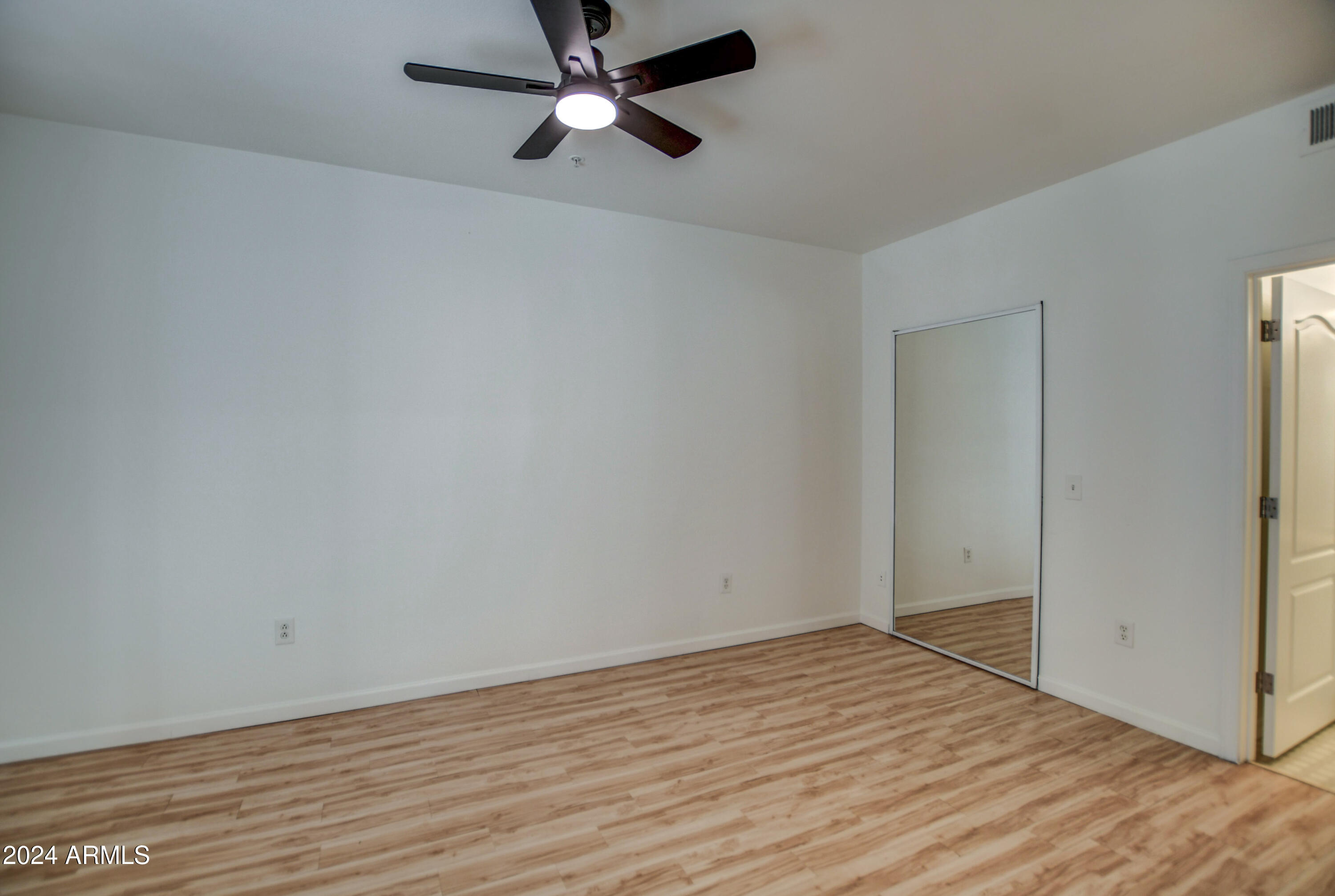 1701 E COLTER Street # 211