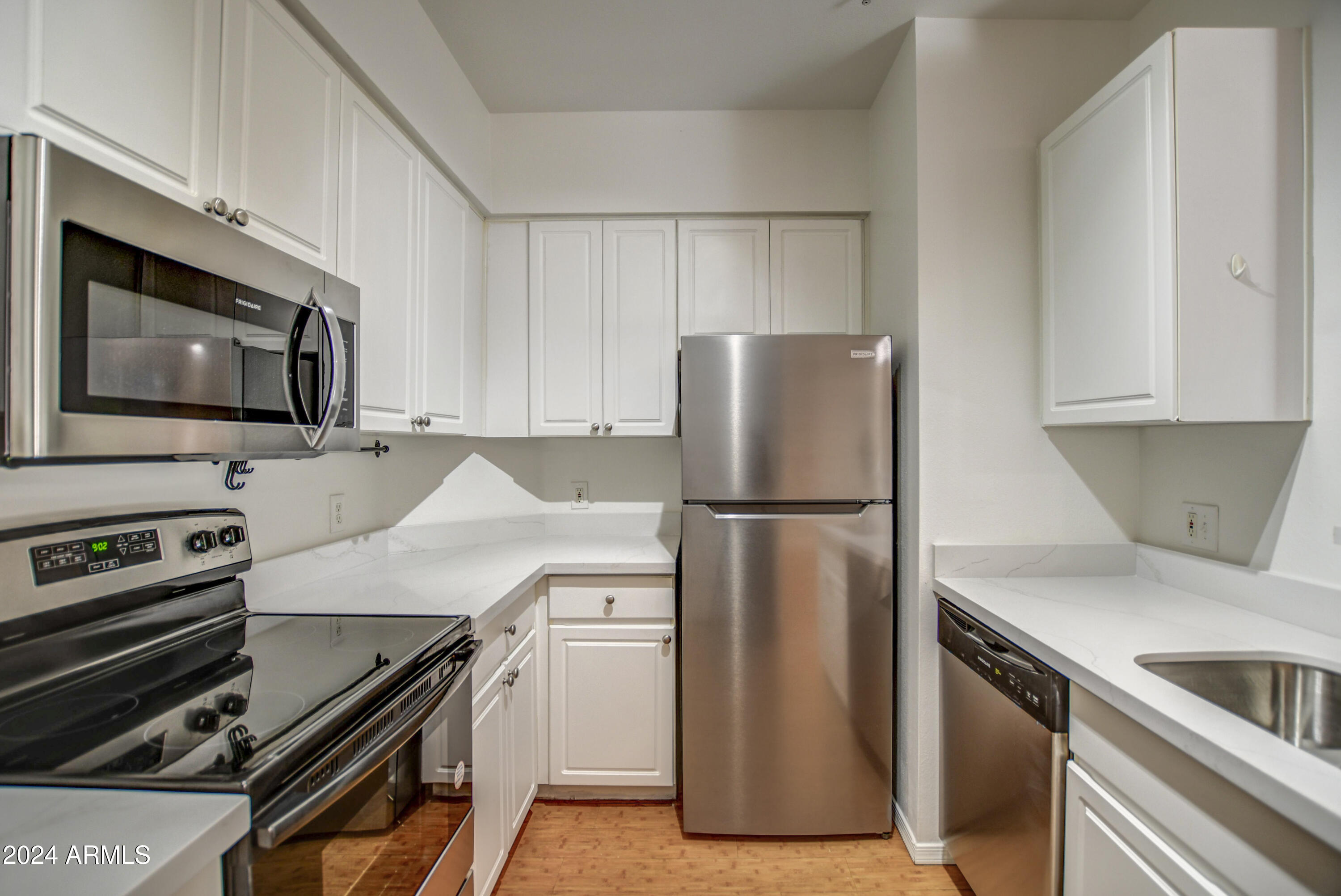 1701 E COLTER Street # 211
