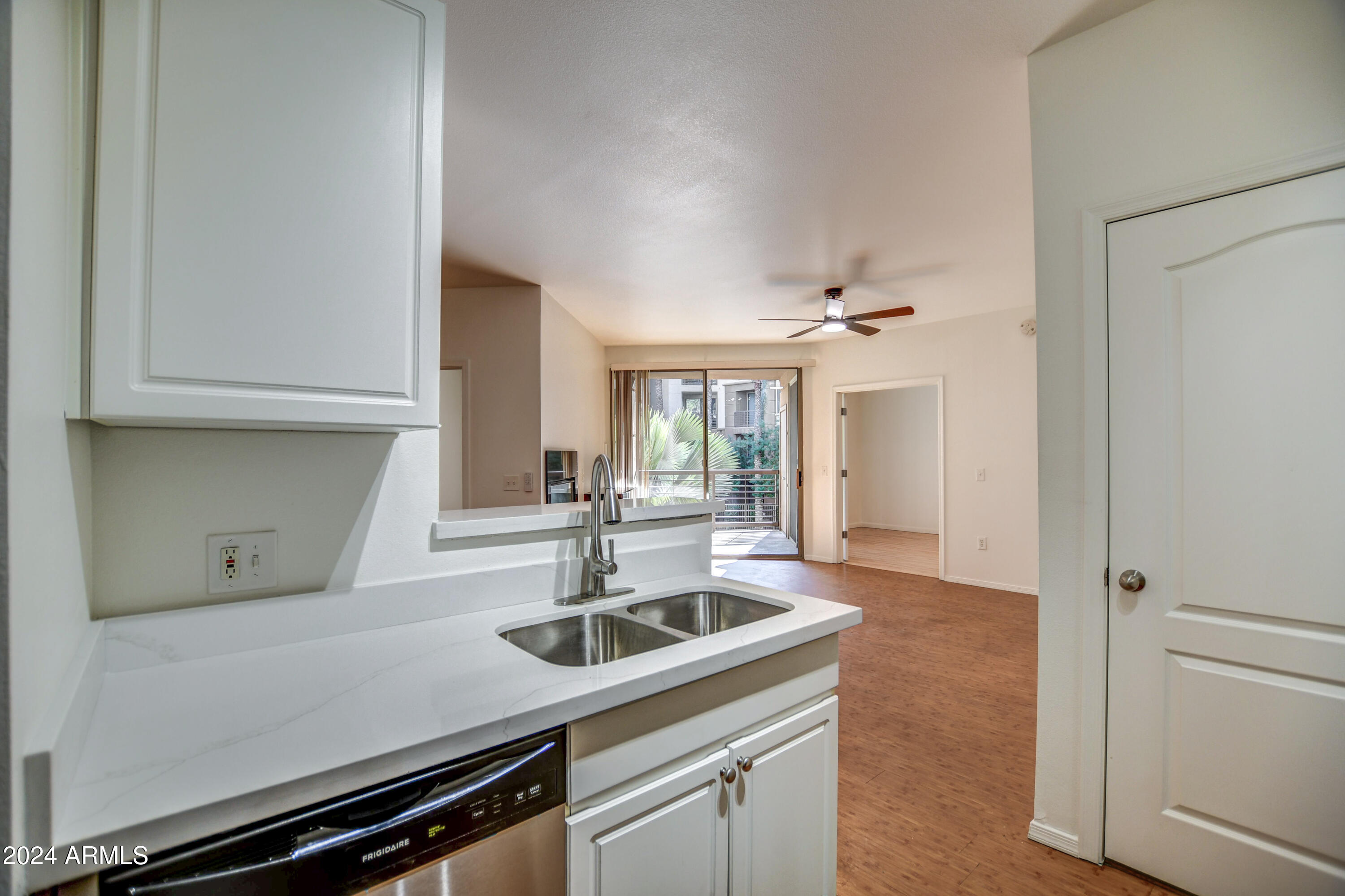 1701 E COLTER Street # 211