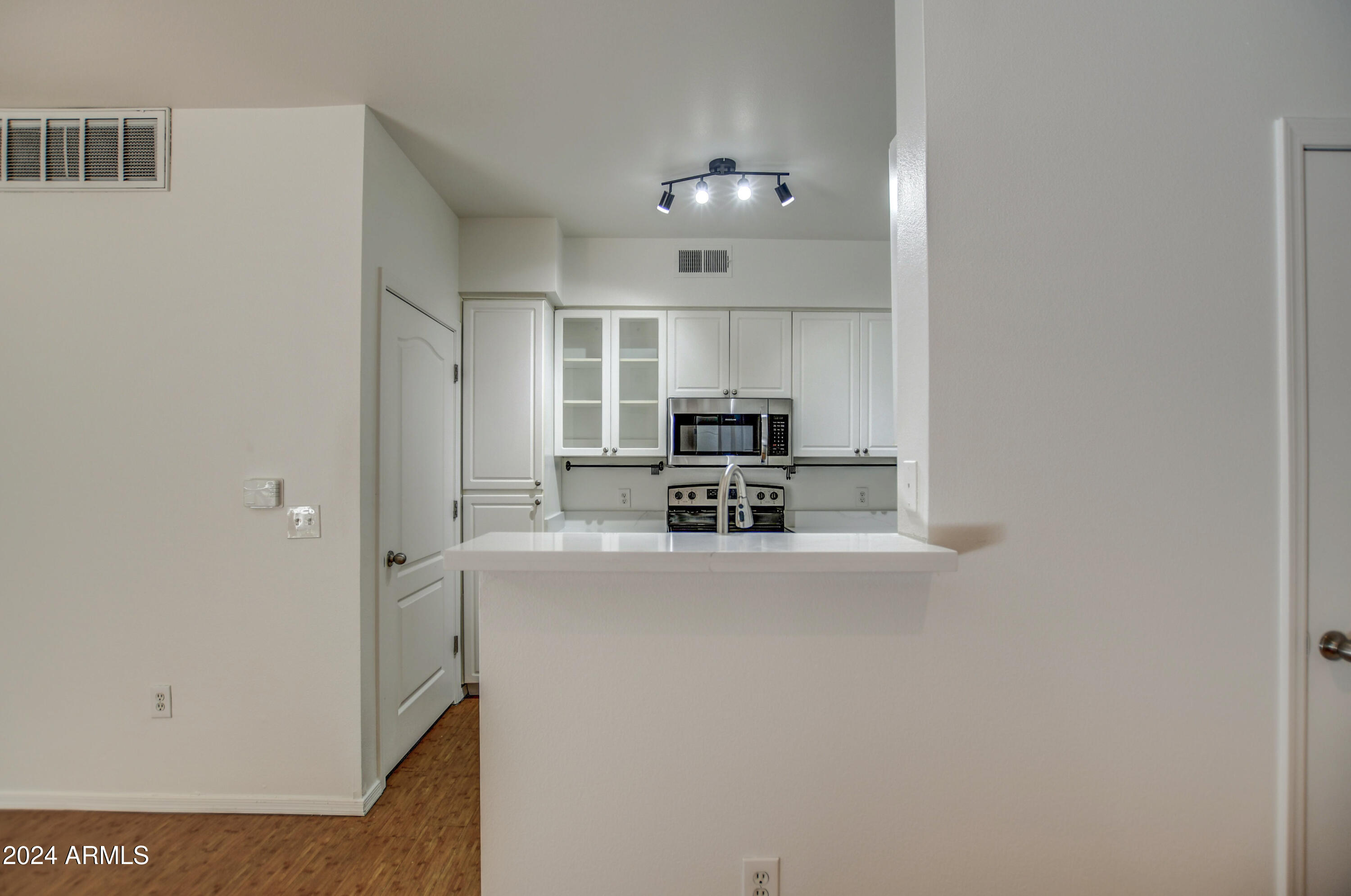1701 E COLTER Street # 211