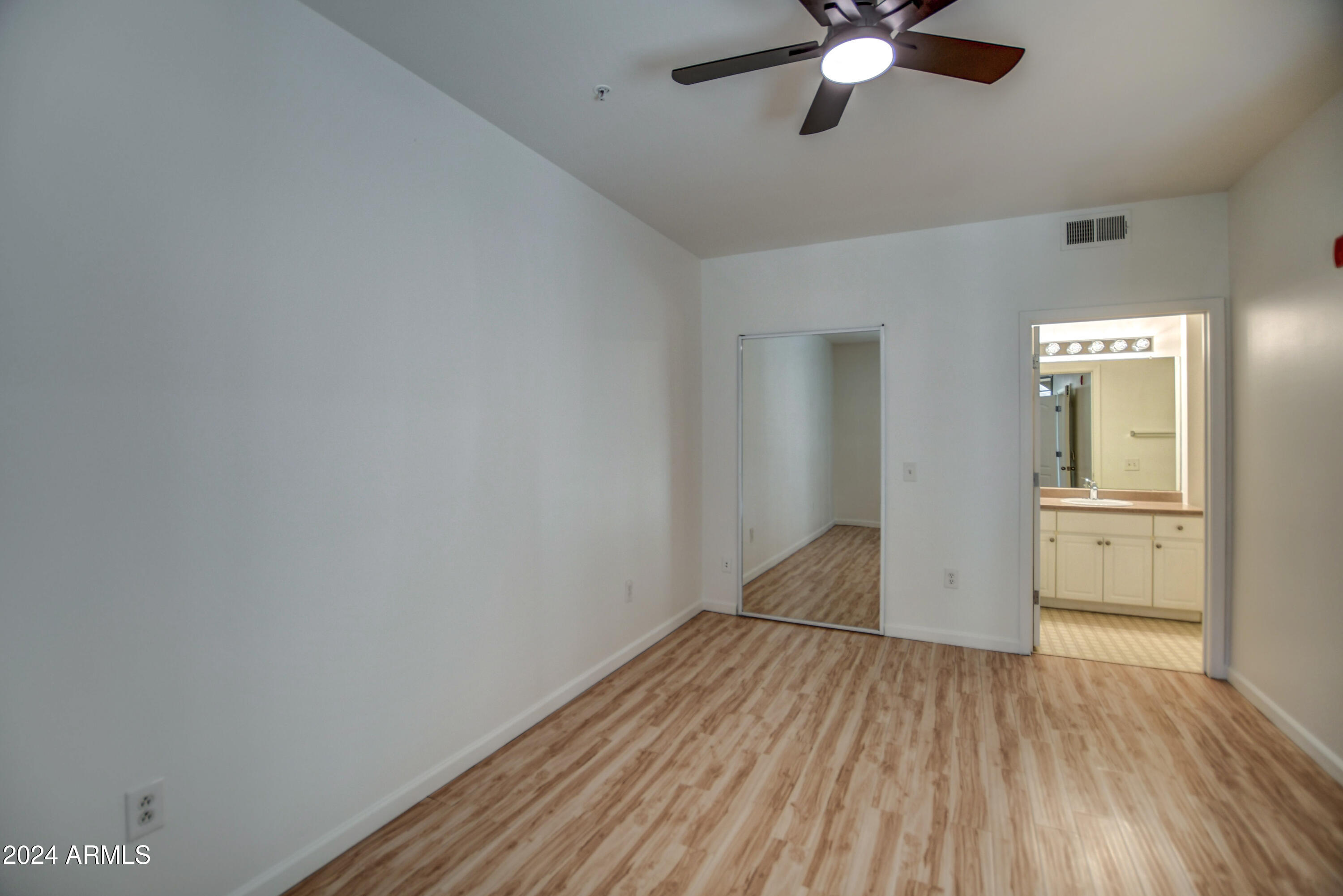 1701 E COLTER Street # 211