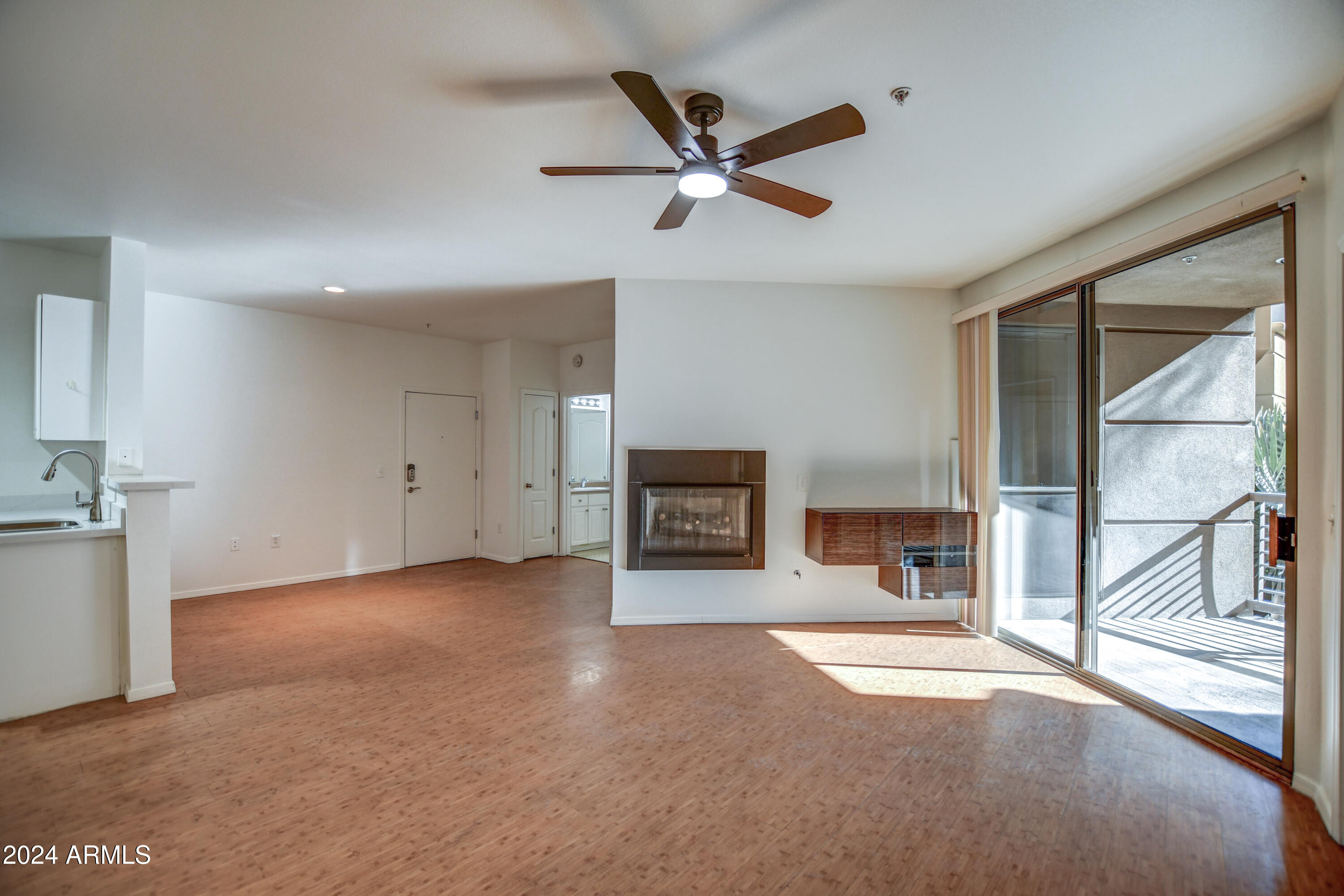 1701 E COLTER Street # 211