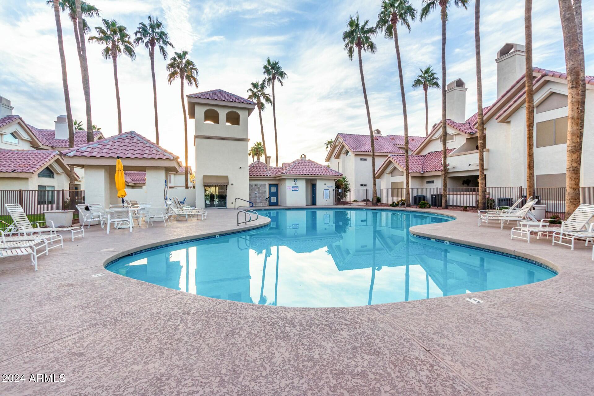 2801 N LITCHFIELD Road # 18